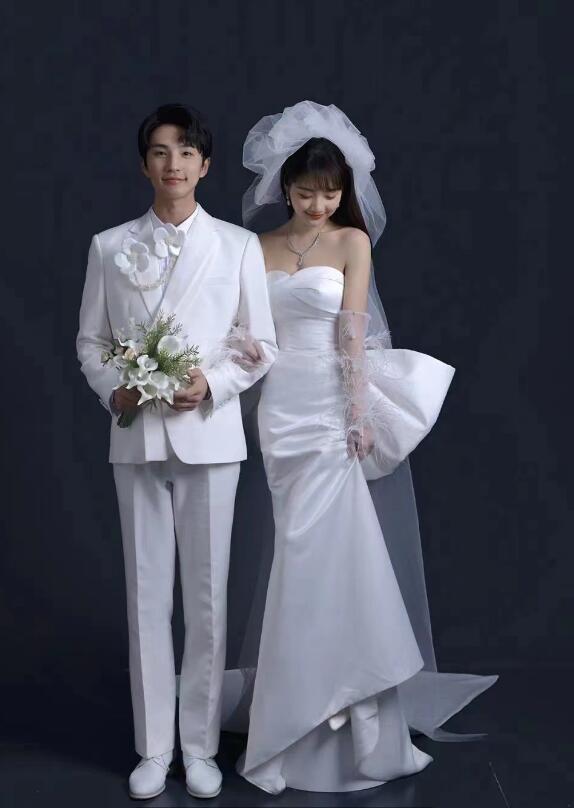 ウェディングドレス 長袖 ボレロ ハイネック フェザー くるみボタン 二次会 花嫁