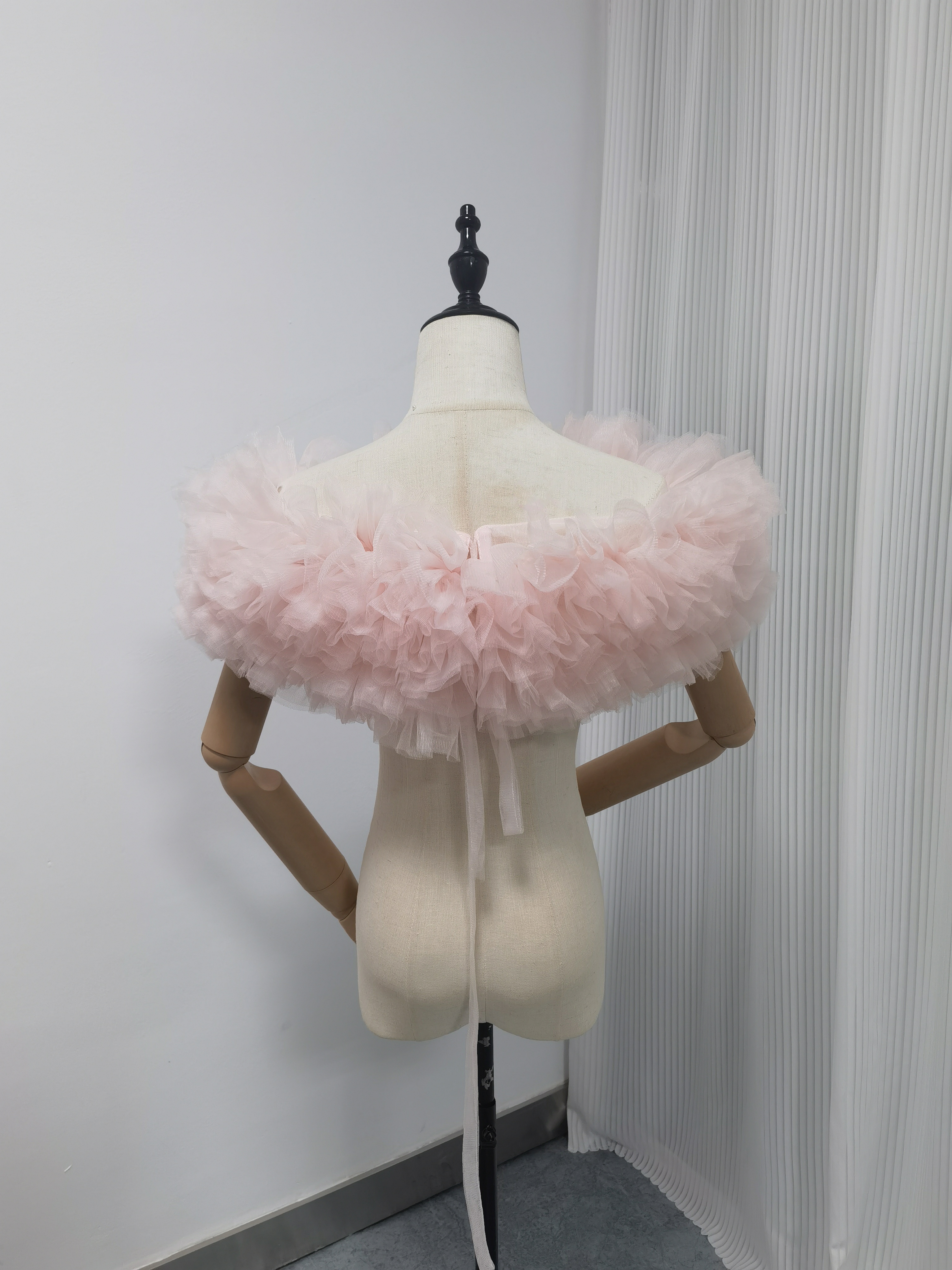 人気上昇！ピンク ソフトチュール オフショルダー 編み上げ