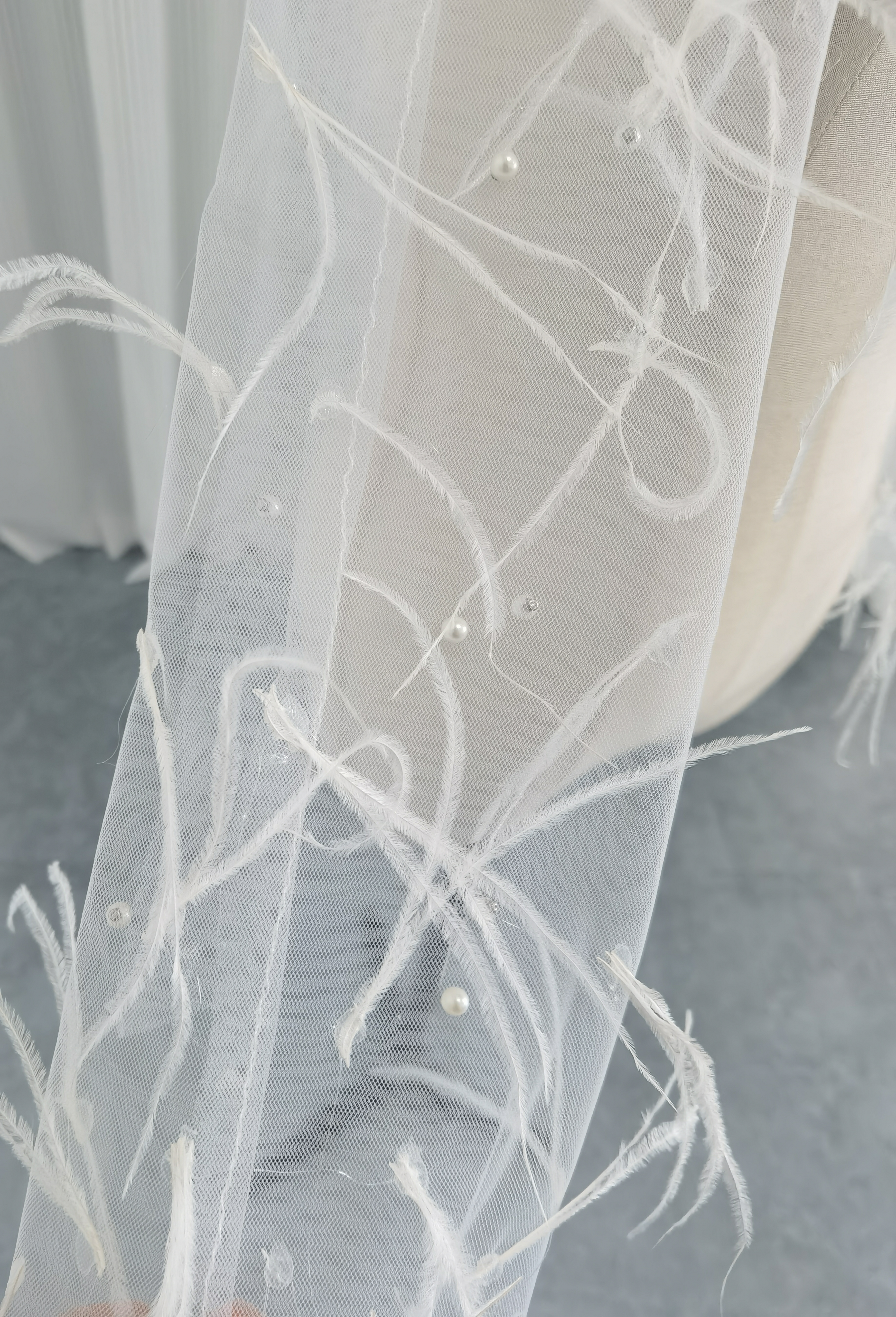 ウェディングドレスグローブ フェザー ビーズ ロングスリーブ ブライダル