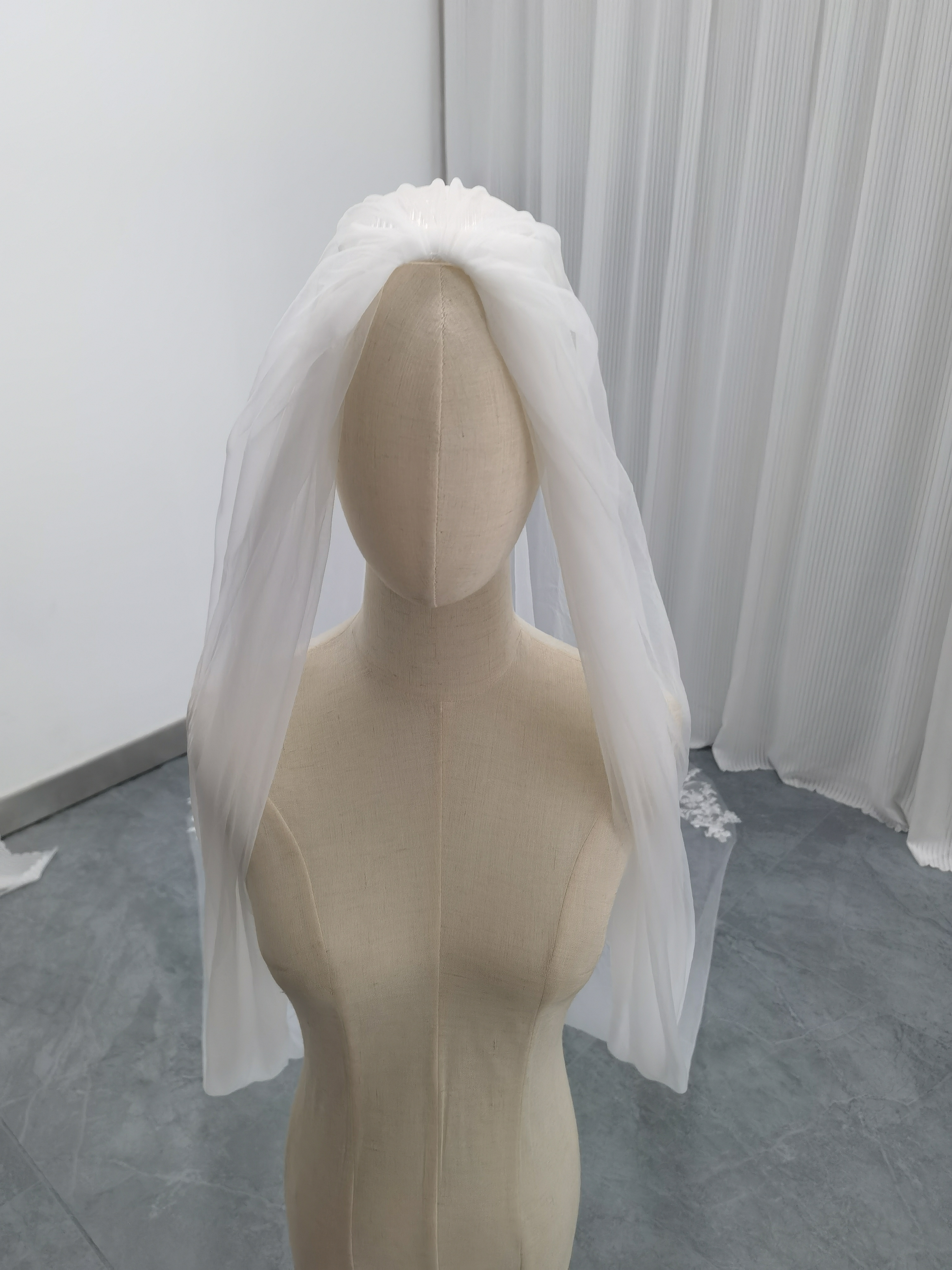 ロングベール 流れる透け花レース 披露宴/結婚式 ウェディングドレス 色直し