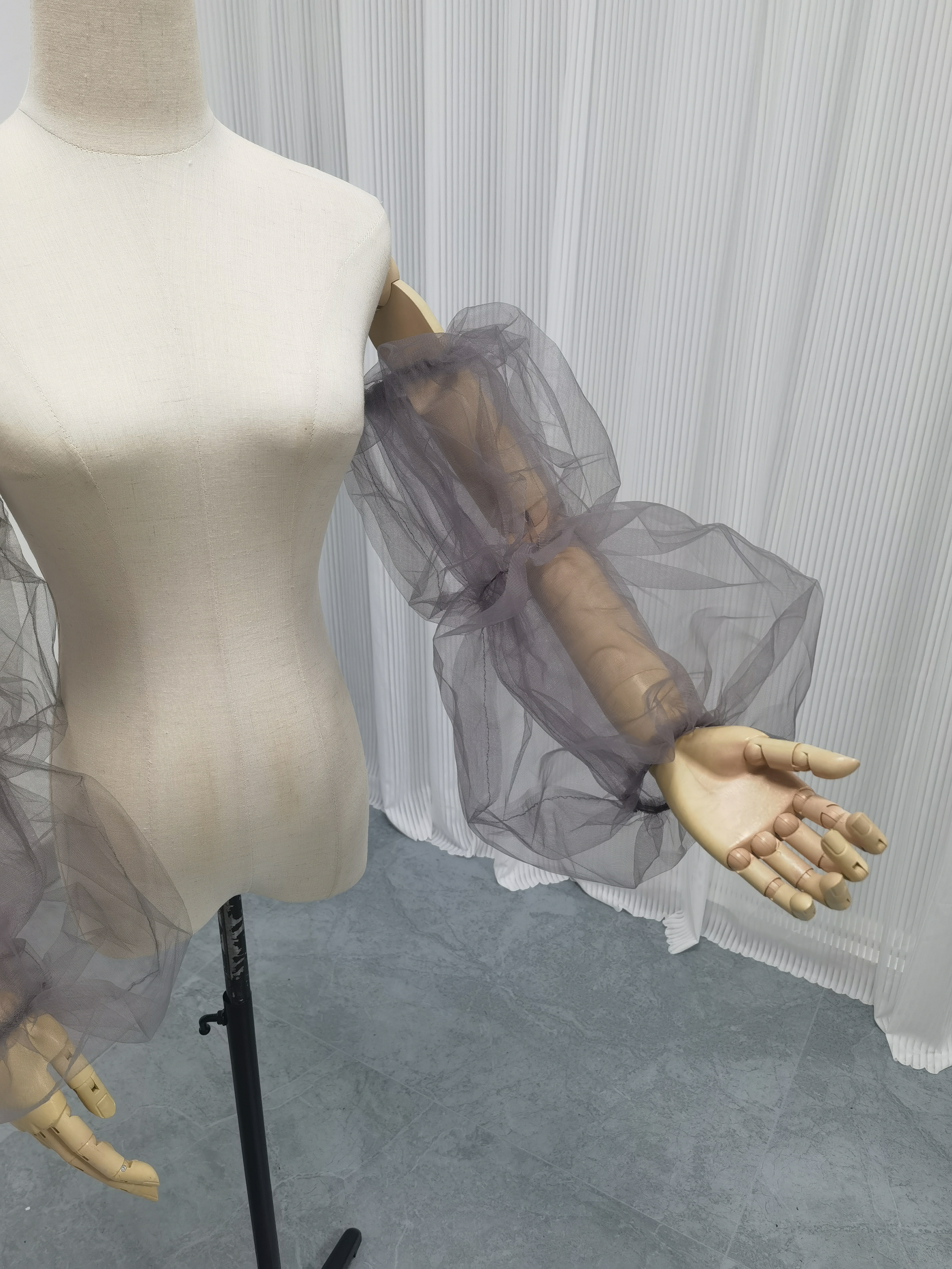 ブラック シースルー袖 ソフトチュール ストレッチ 可愛い カラードレス