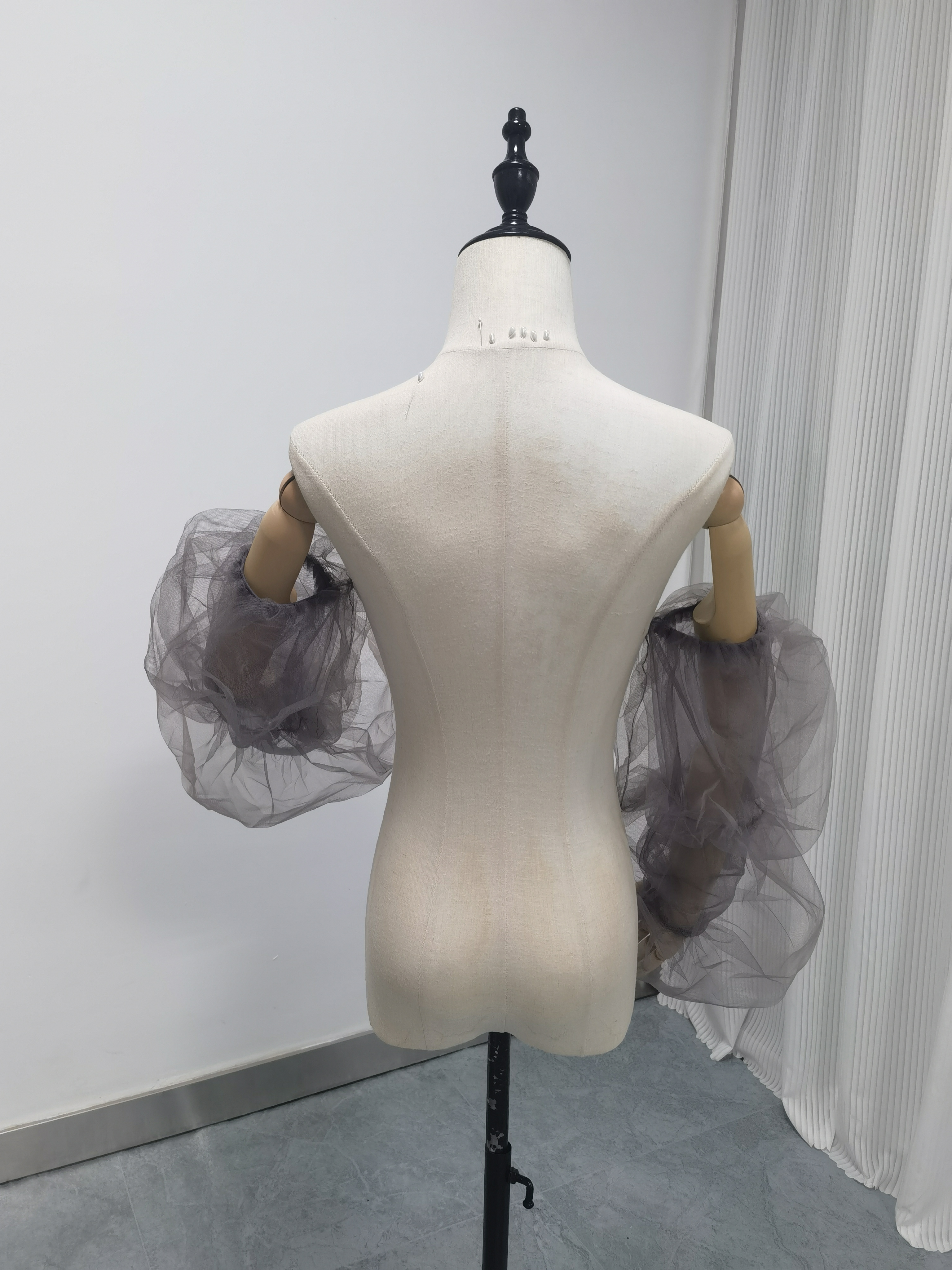 ブラック シースルー袖 ソフトチュール ストレッチ 可愛い カラードレス