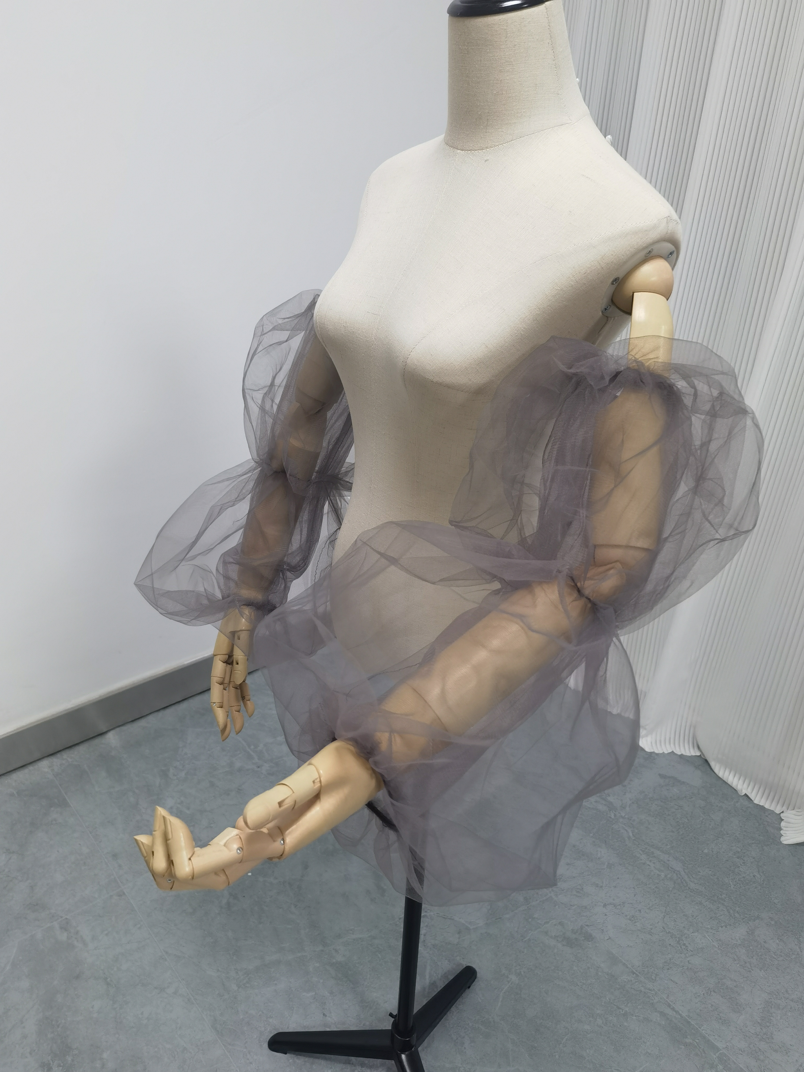 ブラック シースルー袖 ソフトチュール ストレッチ 可愛い カラードレス