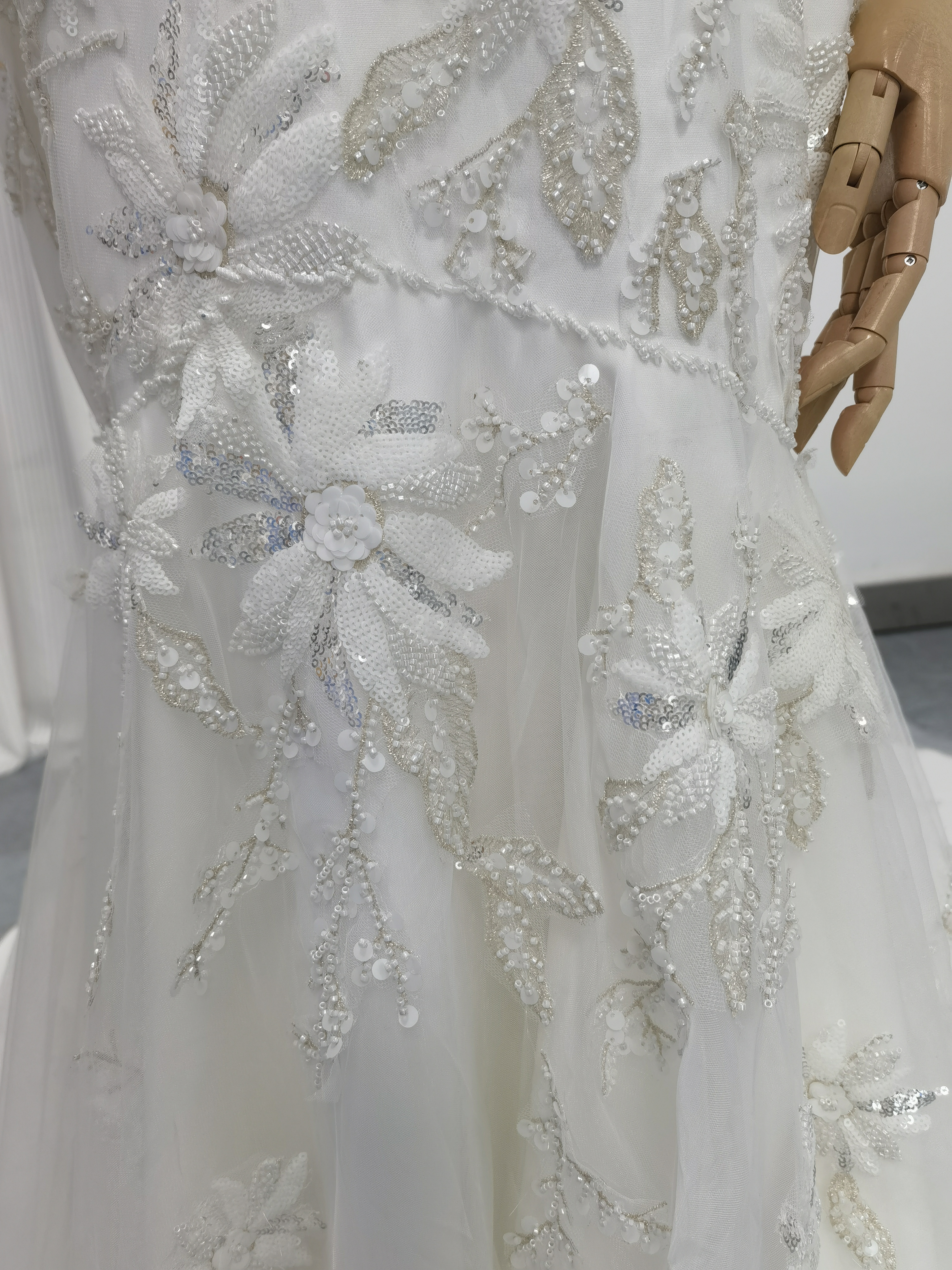 華やか ウェディングドレス キラキラ 3D立体レース刺繍 マーメイドライン 七分袖丈 披露宴/結婚式