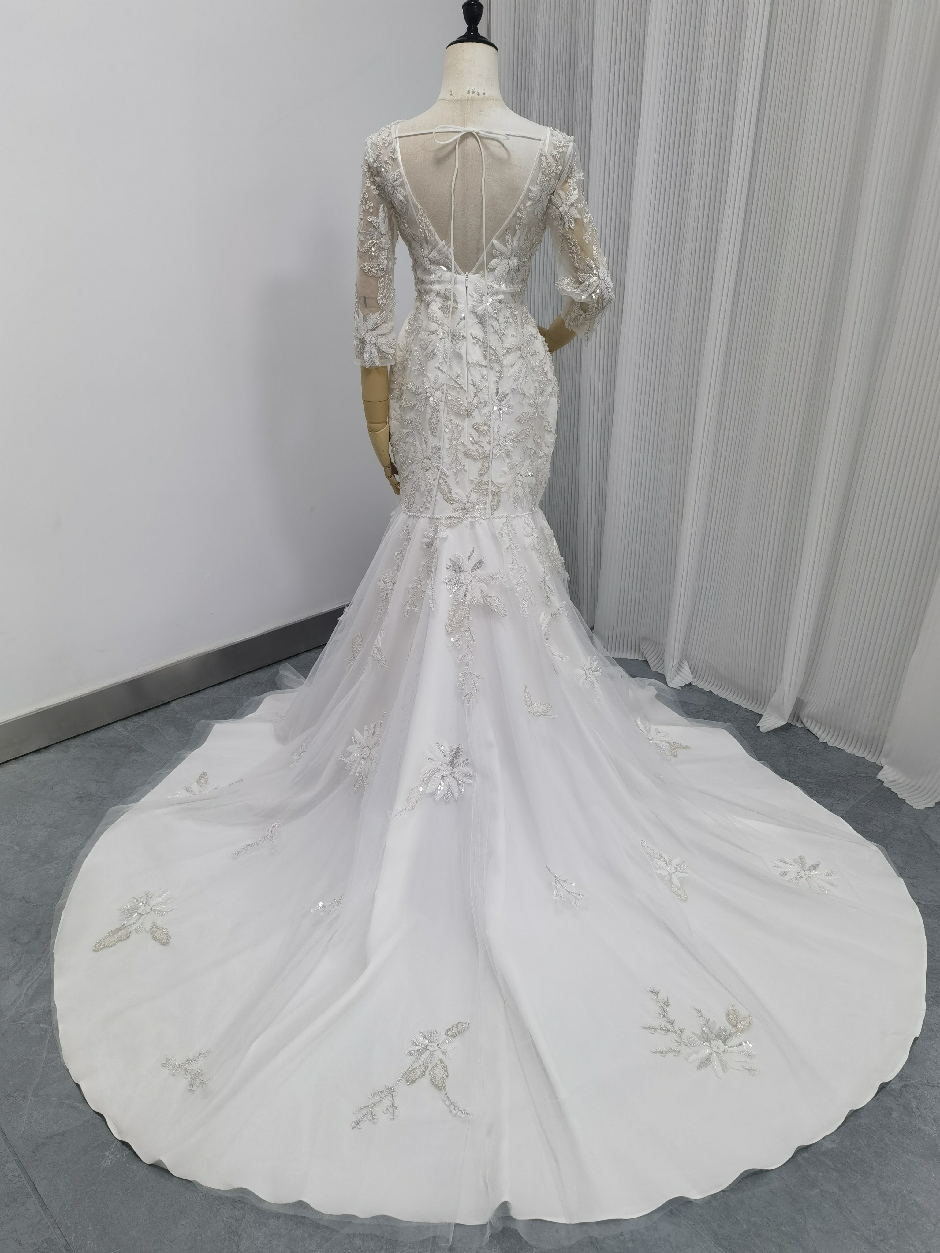 華やか ウェディングドレス キラキラ 3D立体レース刺繍 マーメイドライン 七分袖丈 披露宴/結婚式