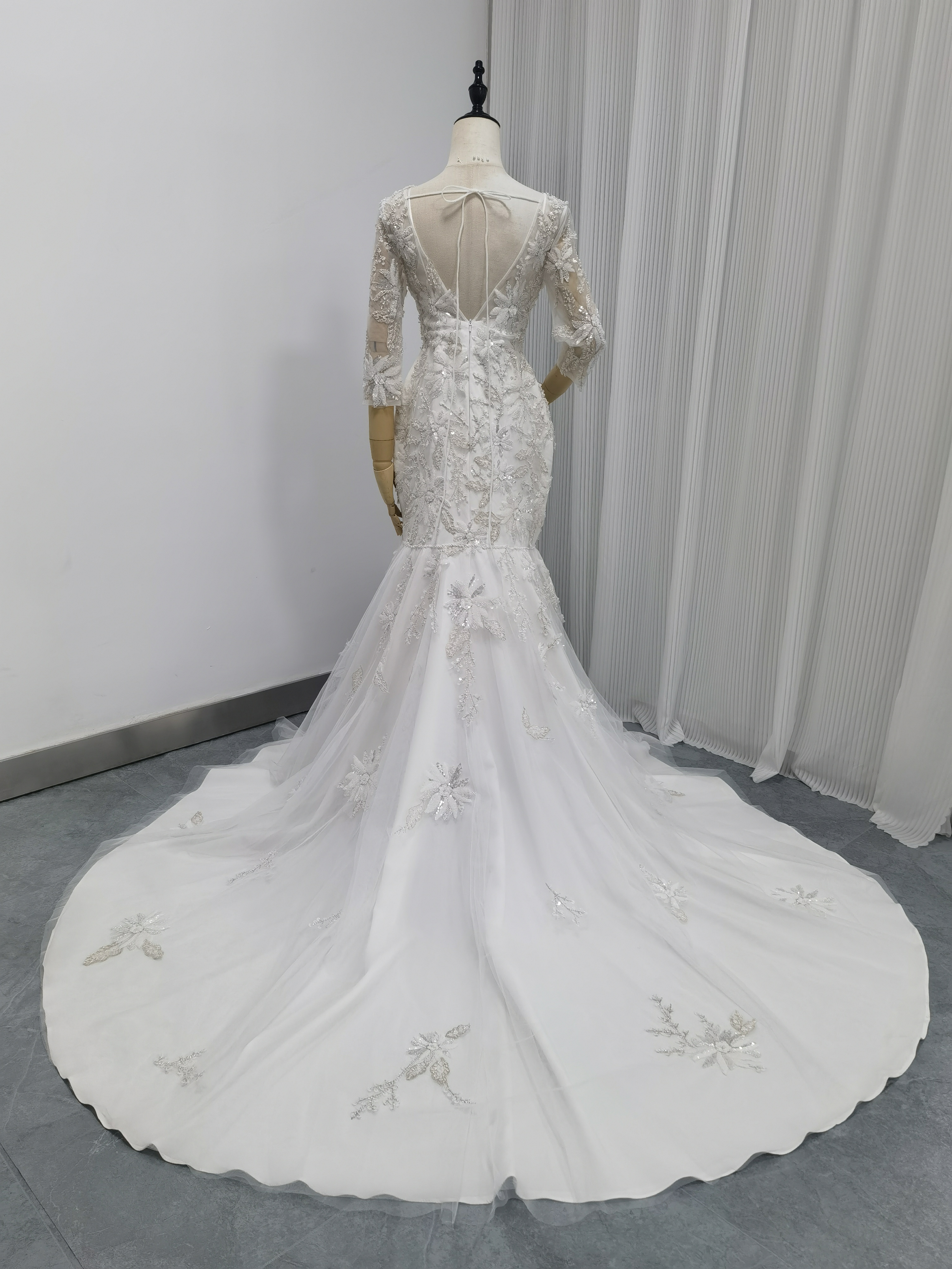華やか ウェディングドレス キラキラ 3D立体レース刺繍 マーメイドライン 七分袖丈 披露宴/結婚式