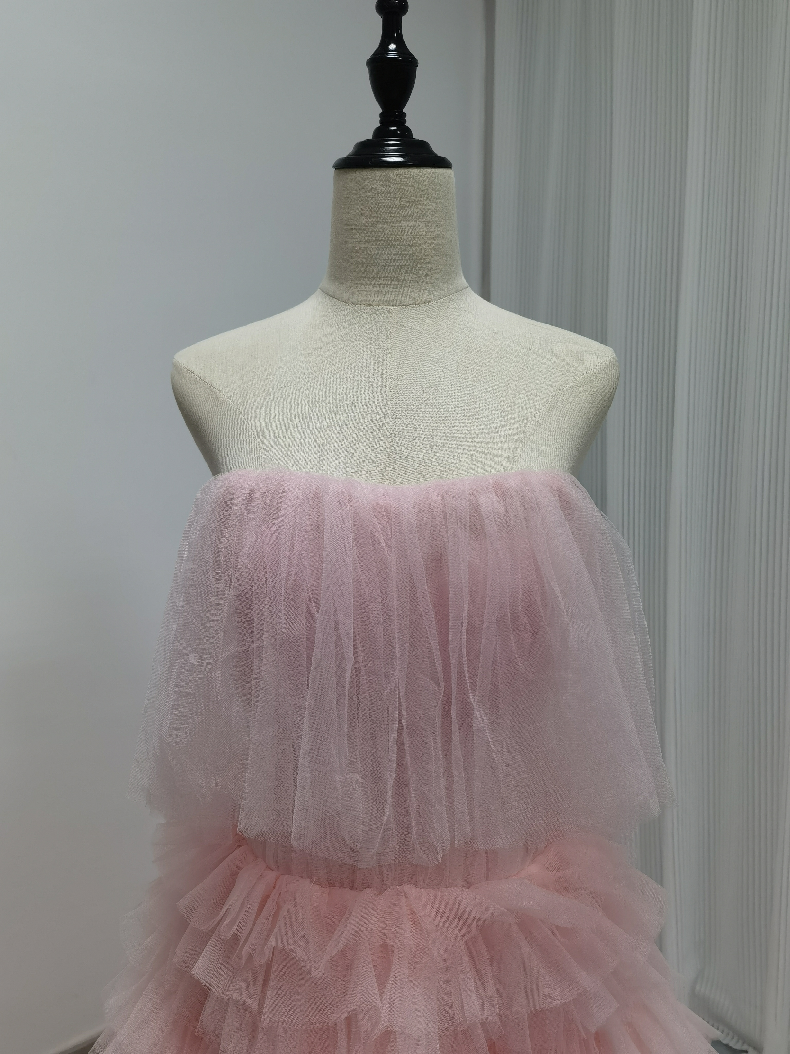 もこもこドレス ピンク カラードレス 柔らかく重ねたチュールスカート プリンセスライン