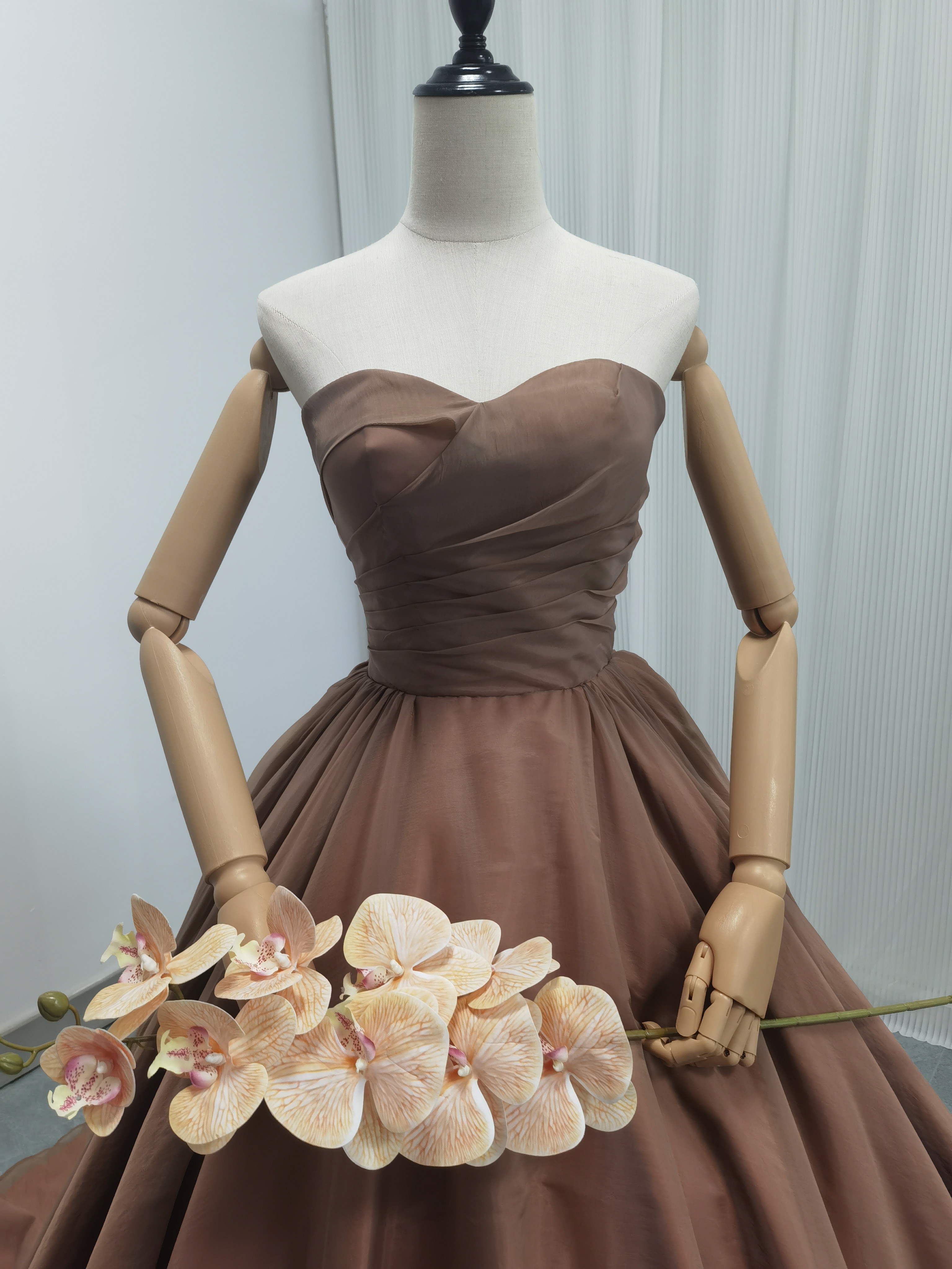 送料無料！新品発売！茶色テラコッタ　2waysカラードレス ベアトップ　トレーン　編上げ