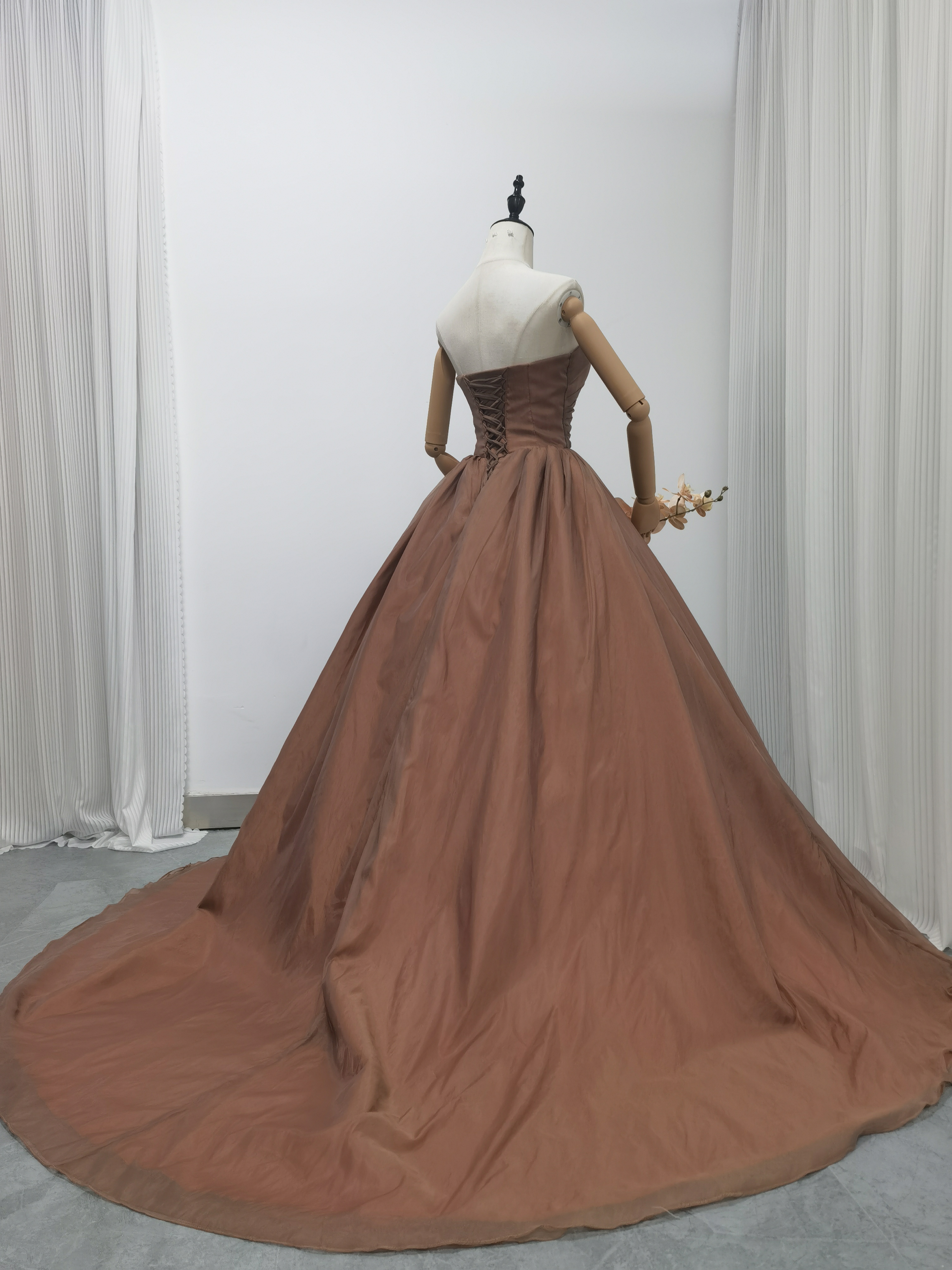 送料無料！新品発売！茶色テラコッタ　2waysカラードレス ベアトップ　トレーン　編上げ