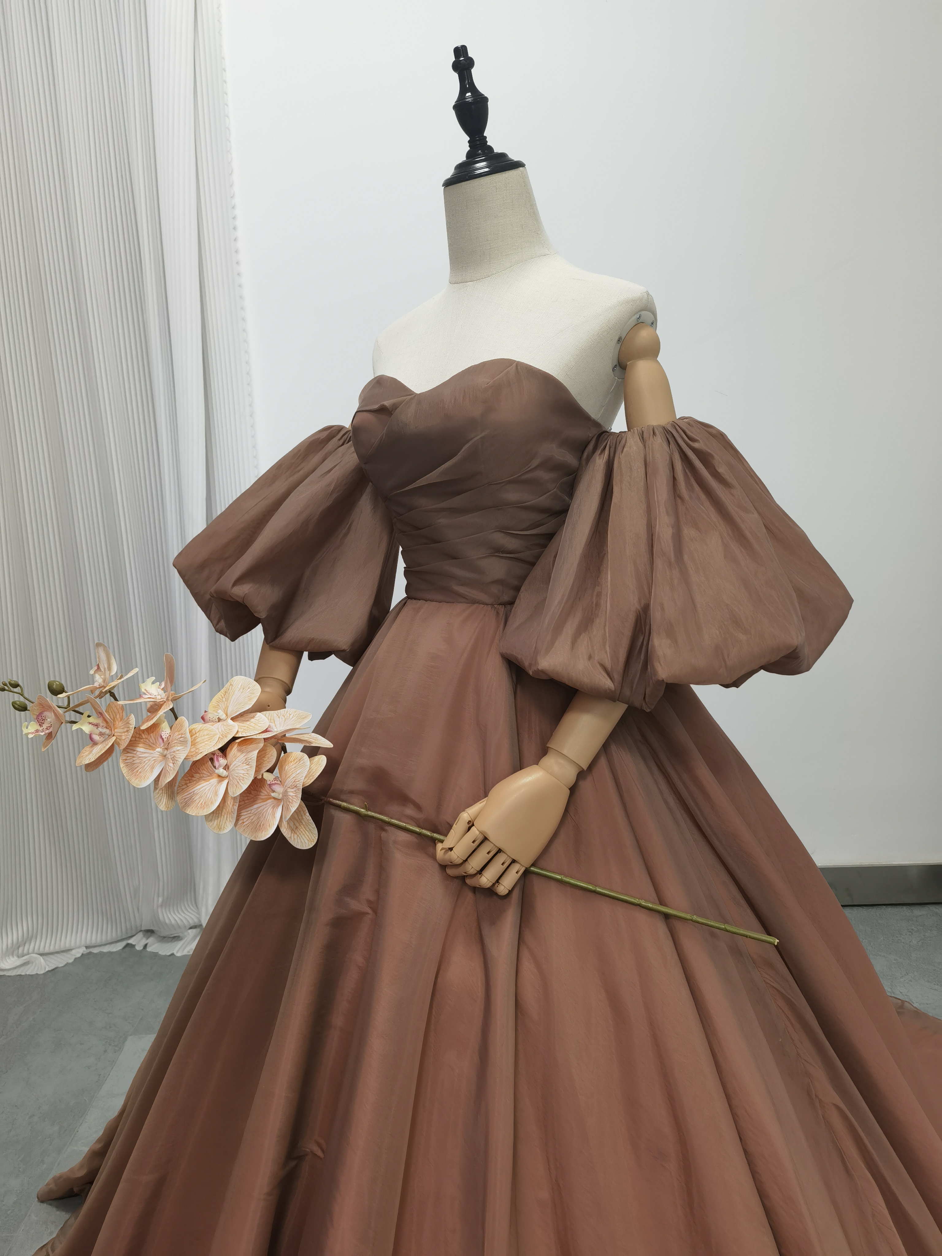 送料無料！新品発売！茶色テラコッタ　2waysカラードレス ベアトップ　トレーン　編上げ