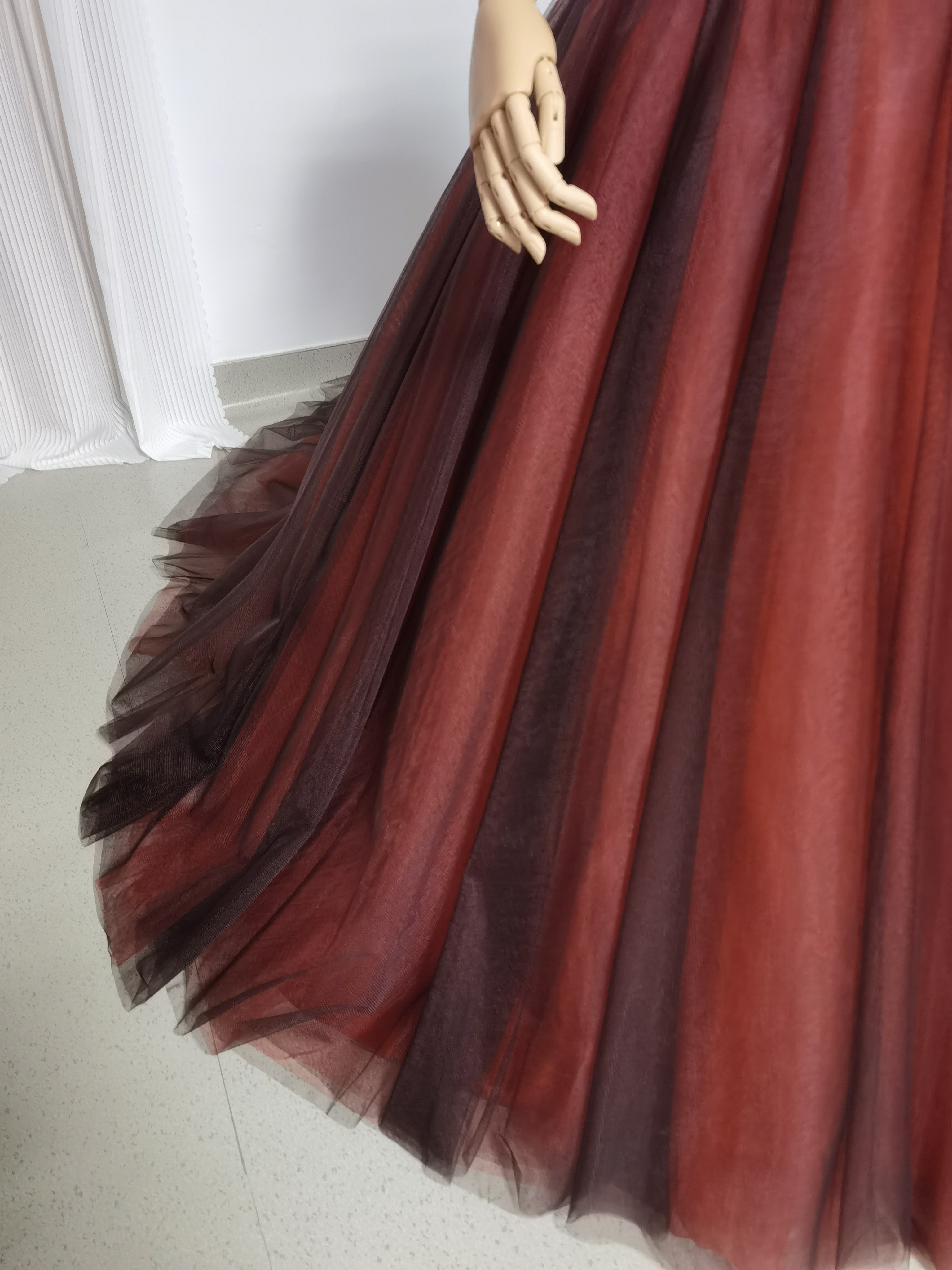 上品！カラードレス テラコッタ色 ベアトップ Aライン ソフトチュール 披露宴/拳式