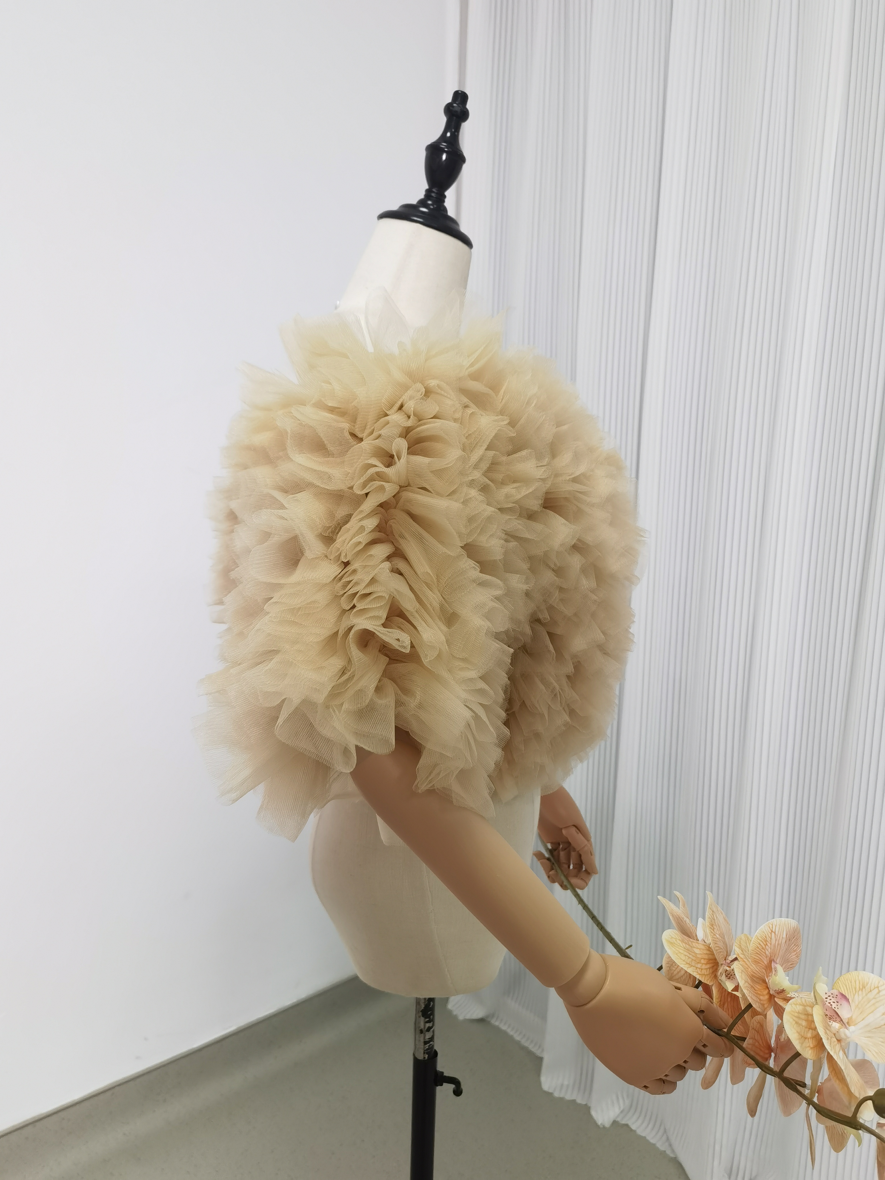 トップス 薄シャンパンの色 半袖 ラッフルフリル 色直し 可愛い
