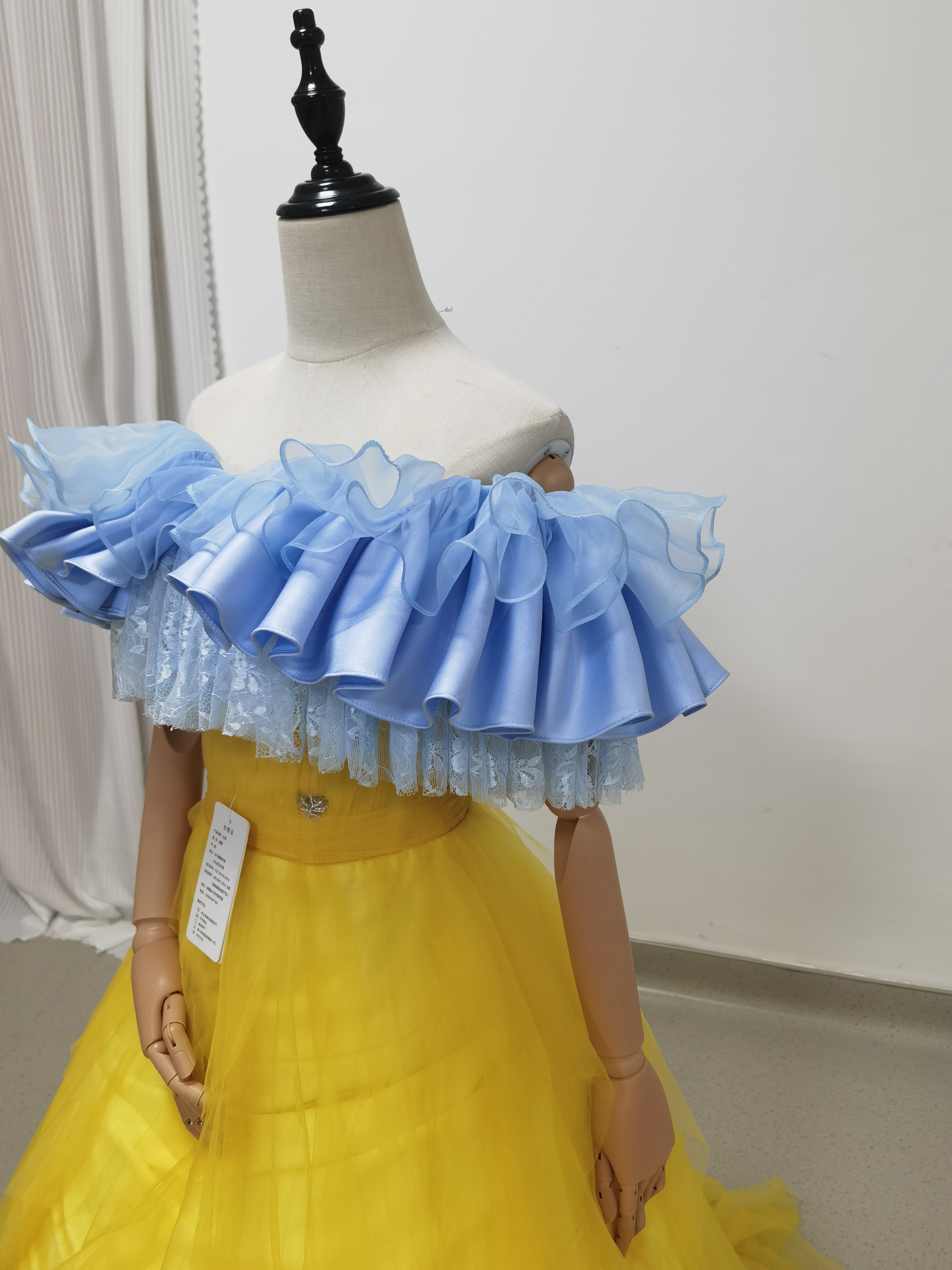 オフショルダー 取り外し ブルー 流れる透け花レース 編み上げ フランス風