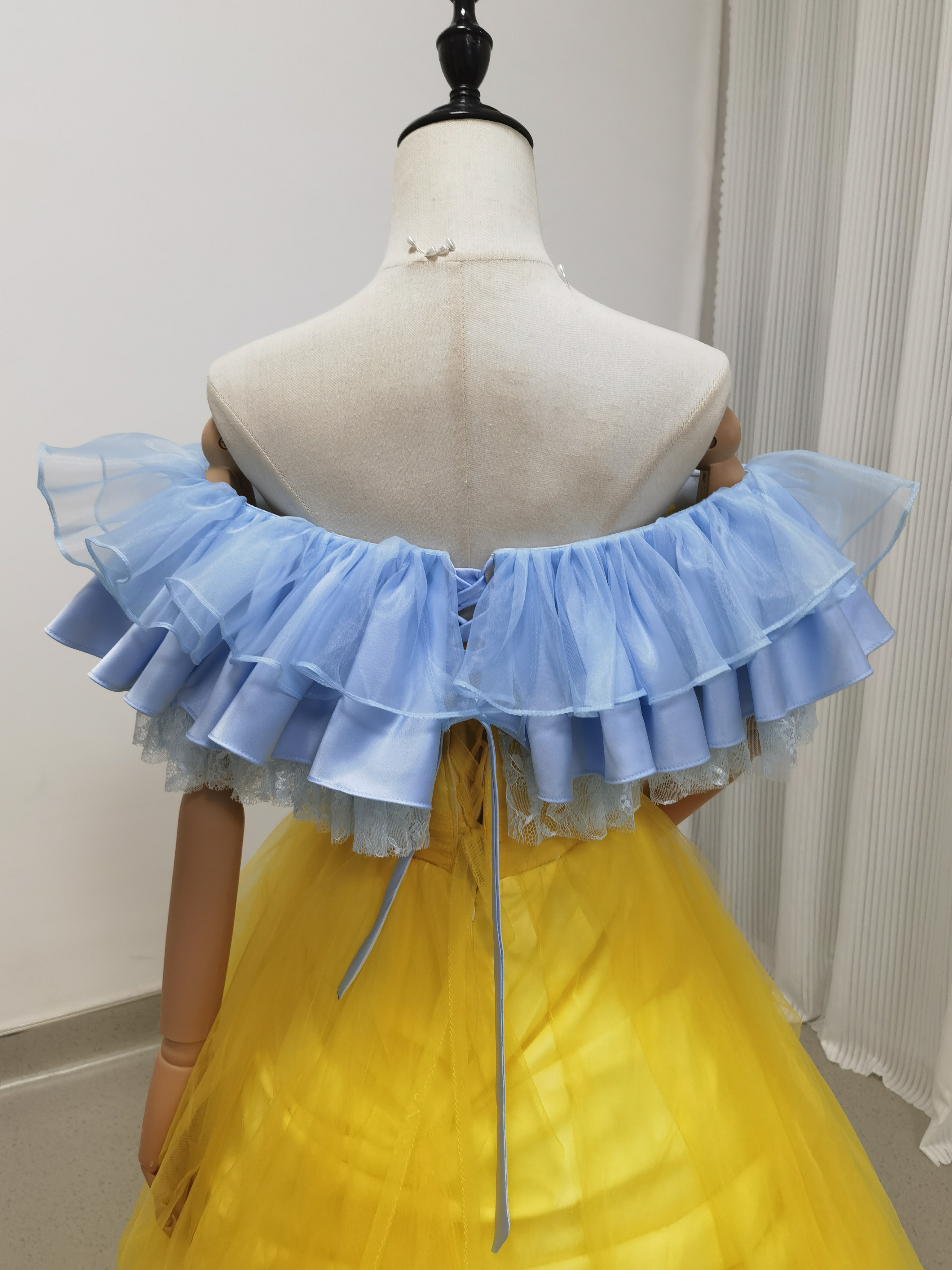 オフショルダー 取り外し ブルー 流れる透け花レース 編み上げ フランス風