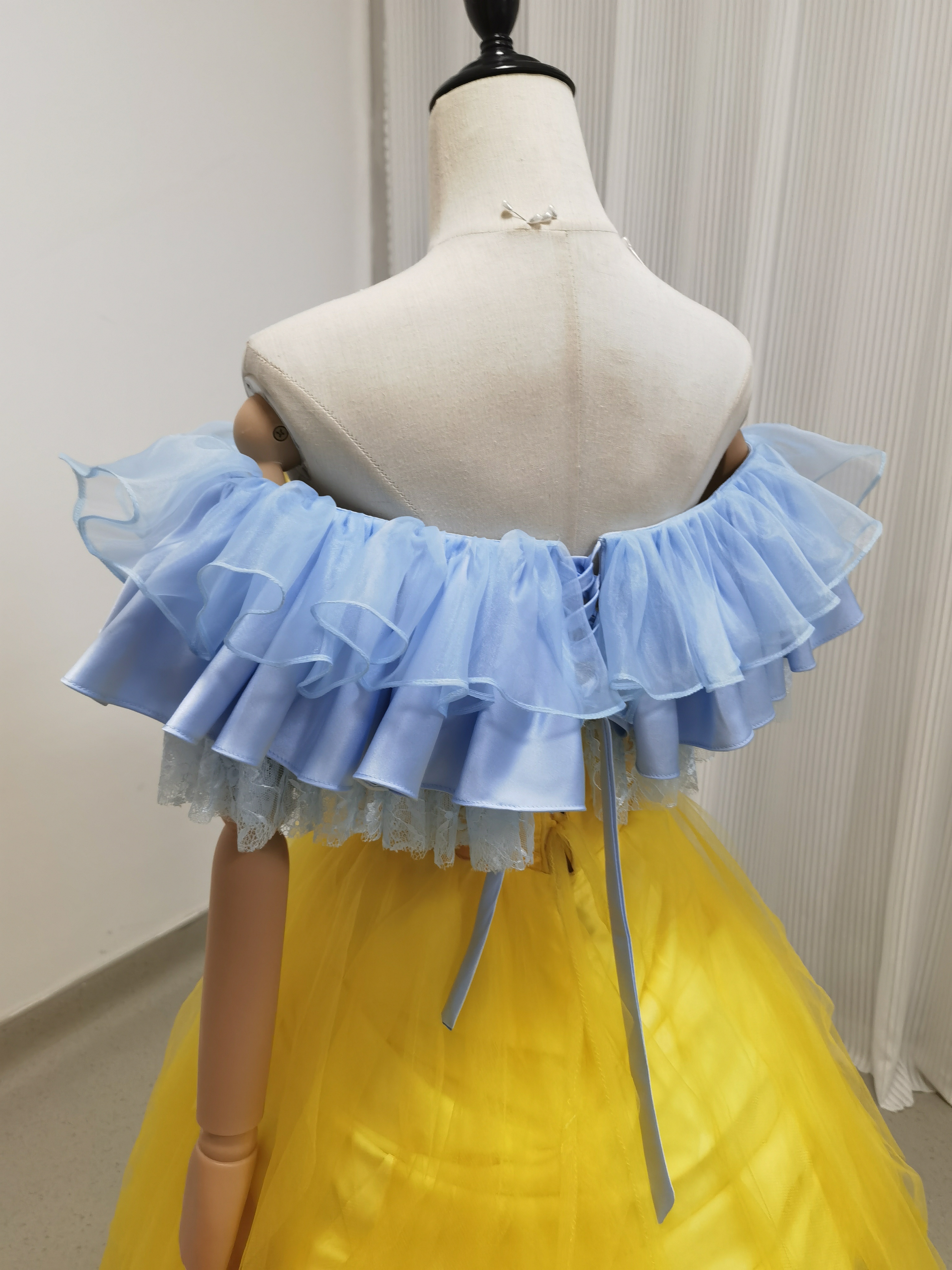 オフショルダー 取り外し ブルー 流れる透け花レース 編み上げ フランス風