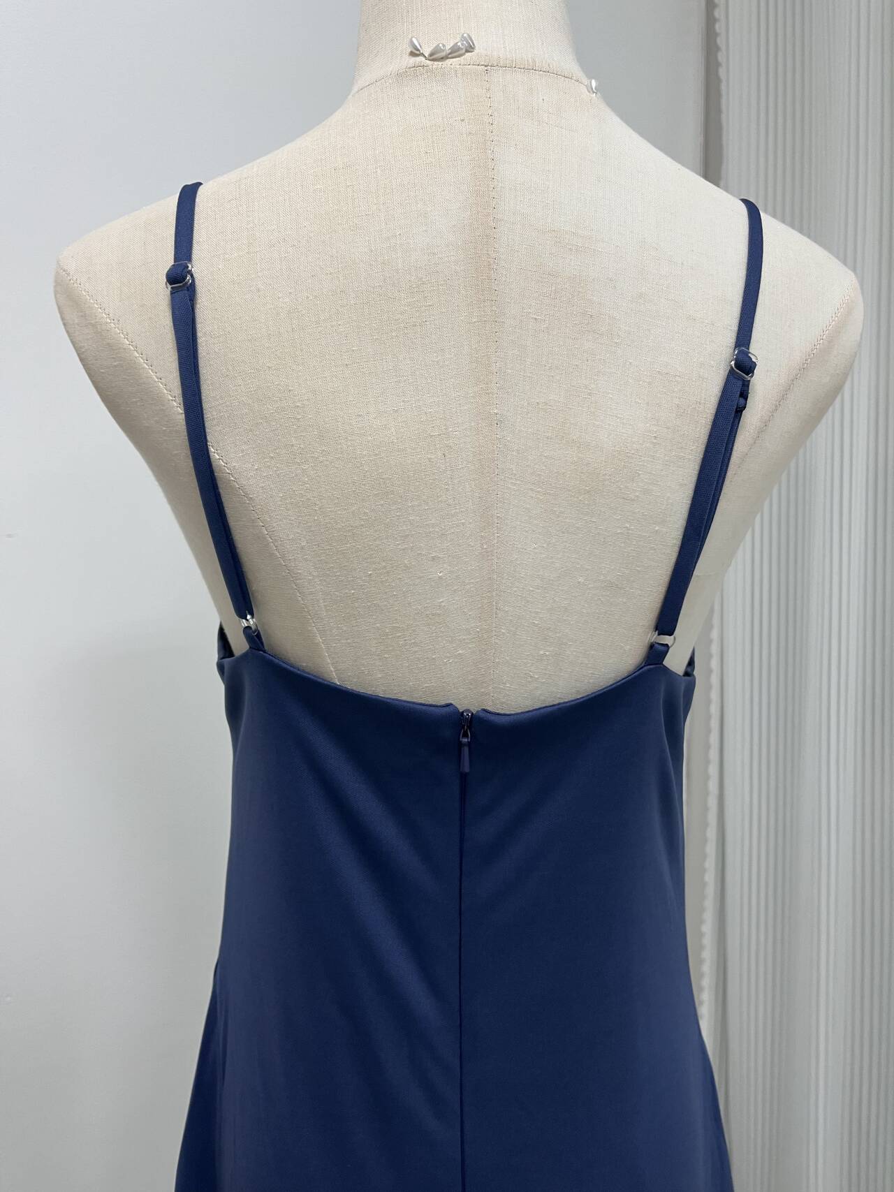 マーメイドライン サテン ボートネック パープル 背中見せ 繊細レース  