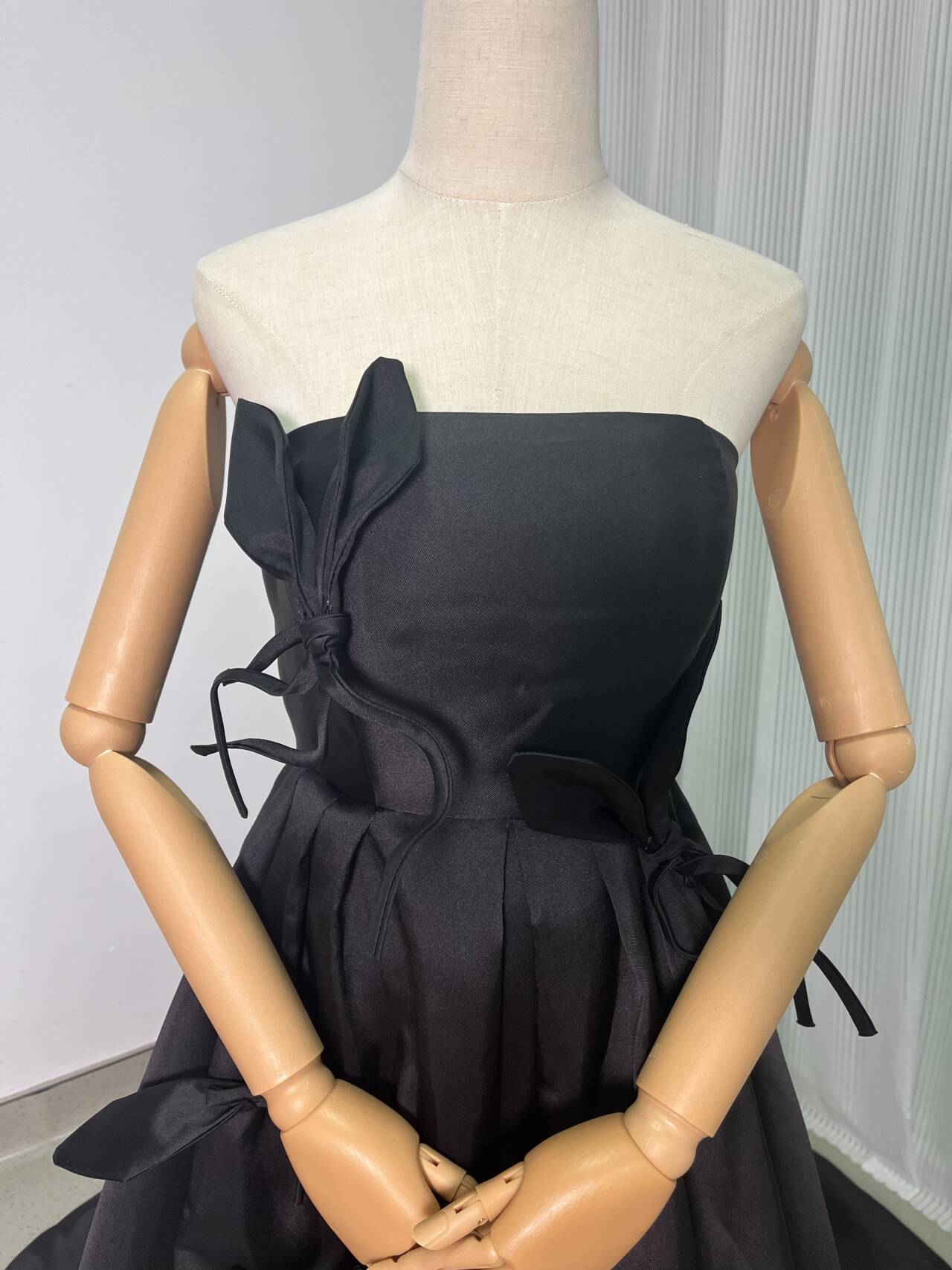 エレガント カラードレス ブラック ベアトップ リボン くるみボタン二次会 前撮り