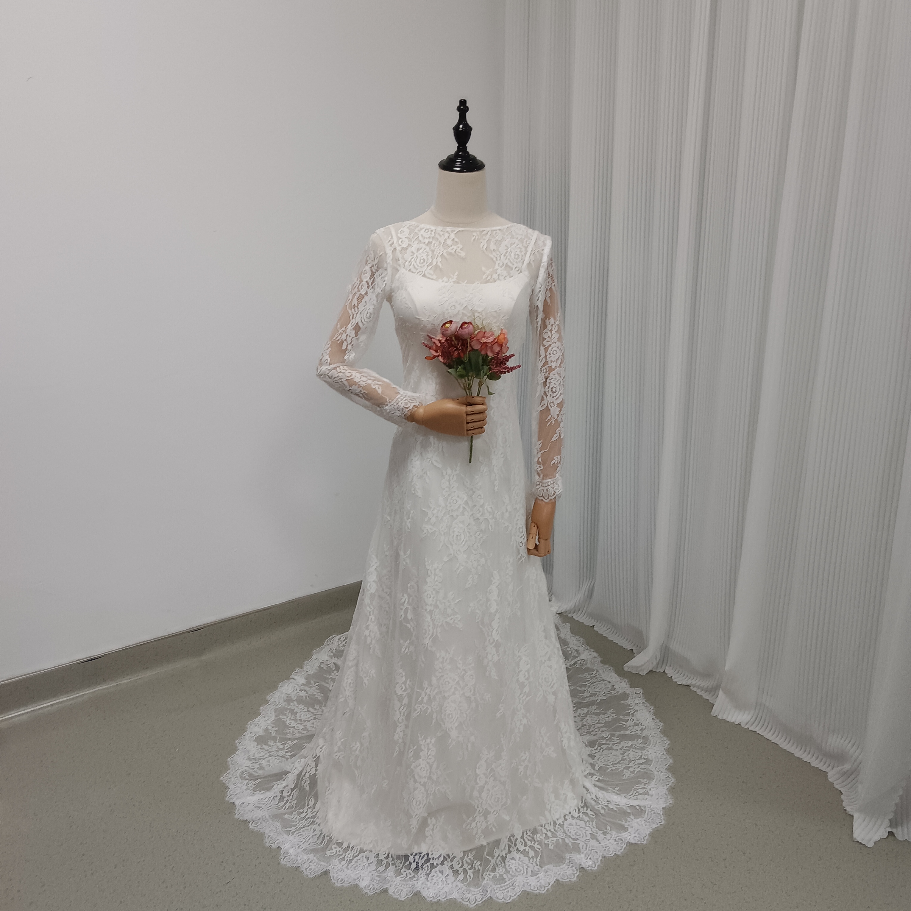 美品！2ways ウエディングドレス 贅沢な小花総レース 長袖 背中見せ 結婚式/披露宴