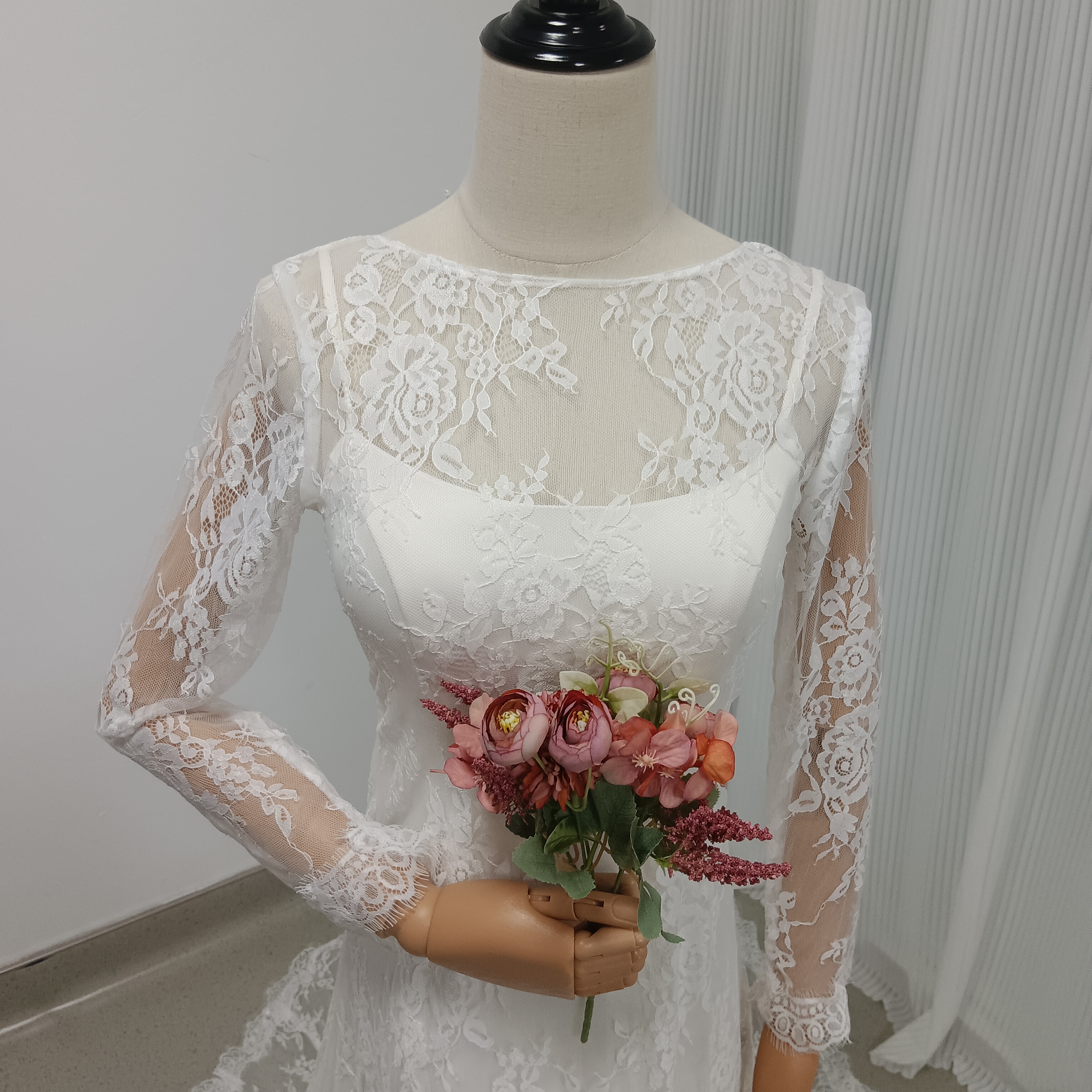 美品！2ways ウエディングドレス 贅沢な小花総レース 長袖 背中見せ 結婚式/披露宴