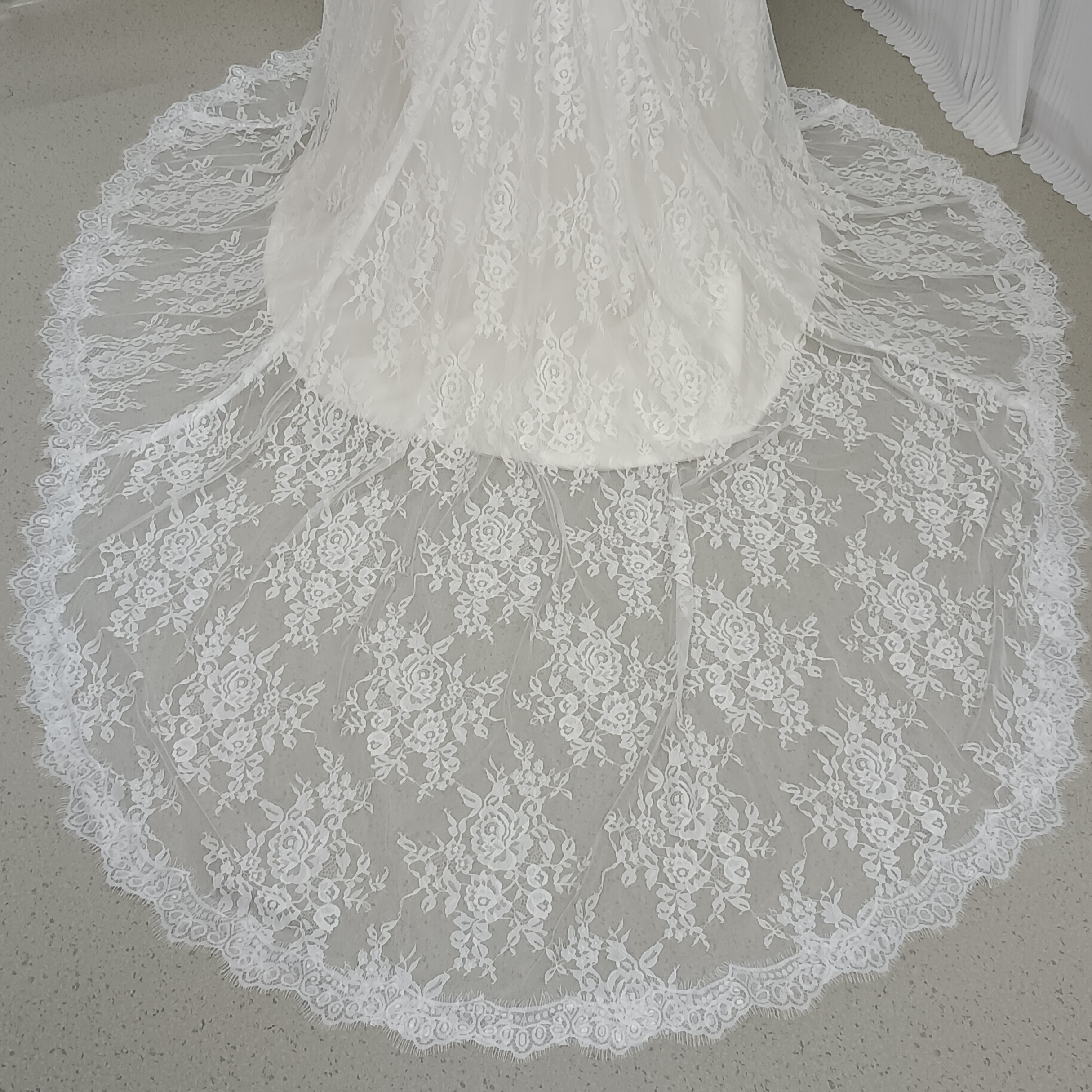 美品！2ways ウエディングドレス 贅沢な小花総レース 長袖 背中見せ 結婚式/披露宴
