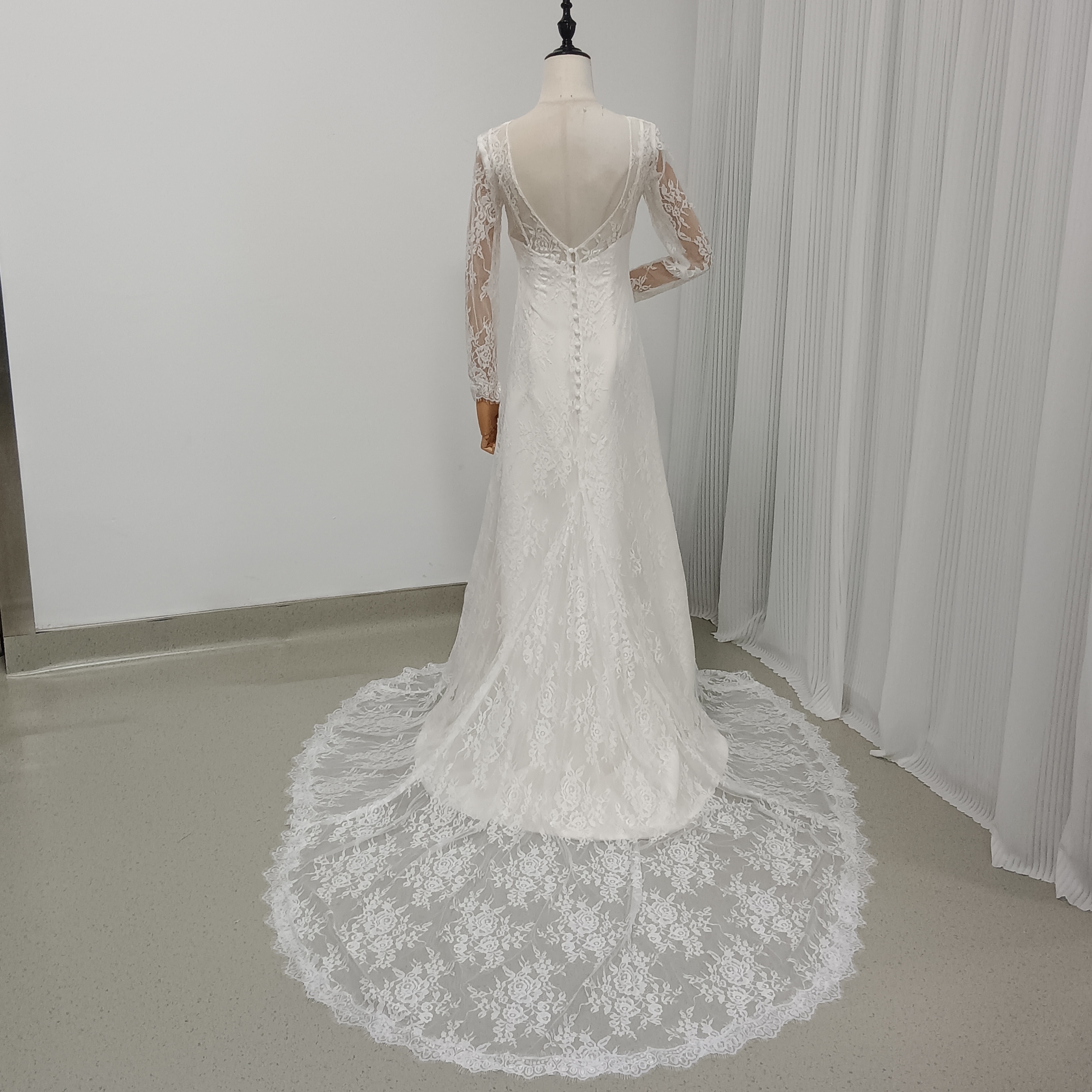 美品！2ways ウエディングドレス 贅沢な小花総レース 長袖 背中見せ 結婚式/披露宴