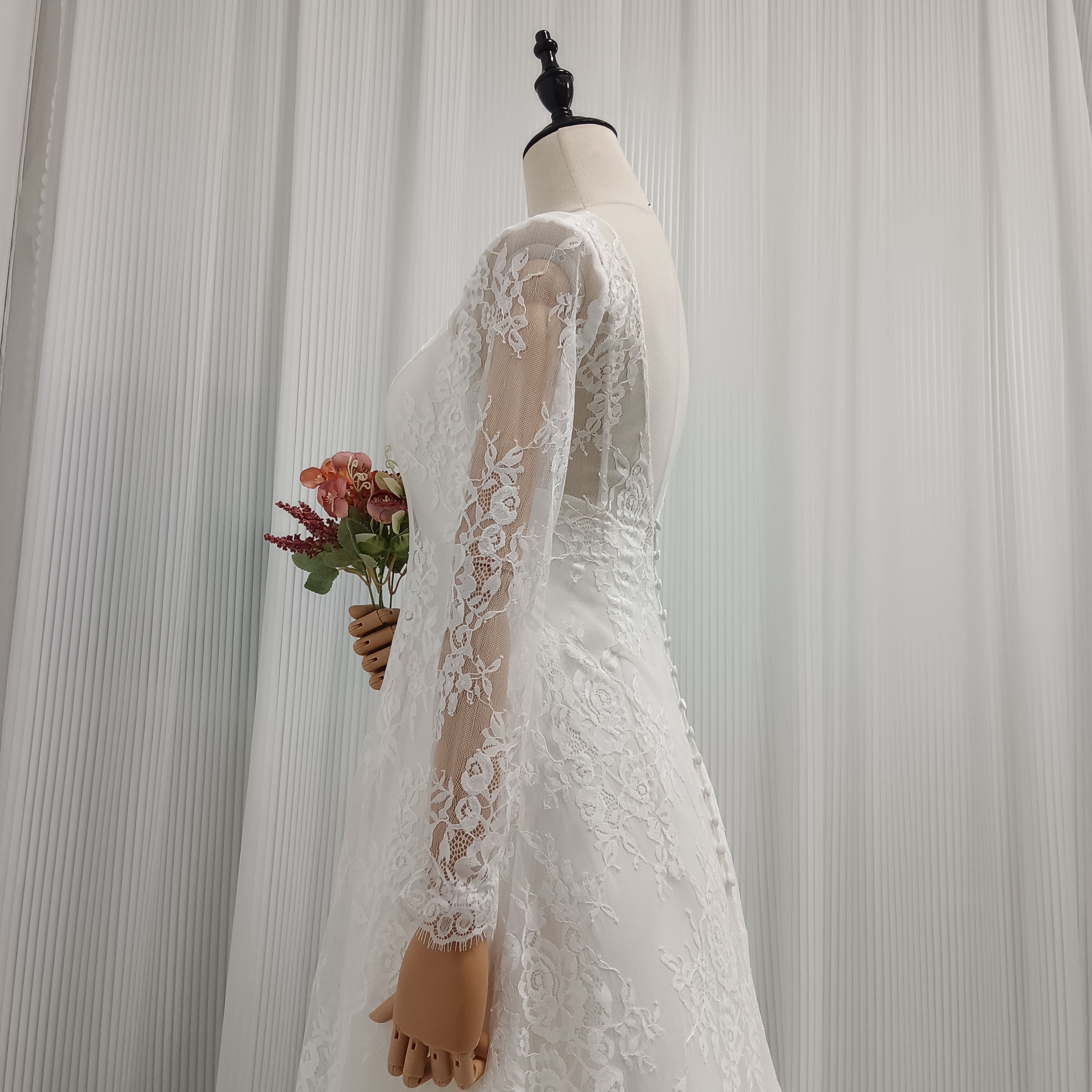 美品！2ways ウエディングドレス 贅沢な小花総レース 長袖 背中見せ 結婚式/披露宴