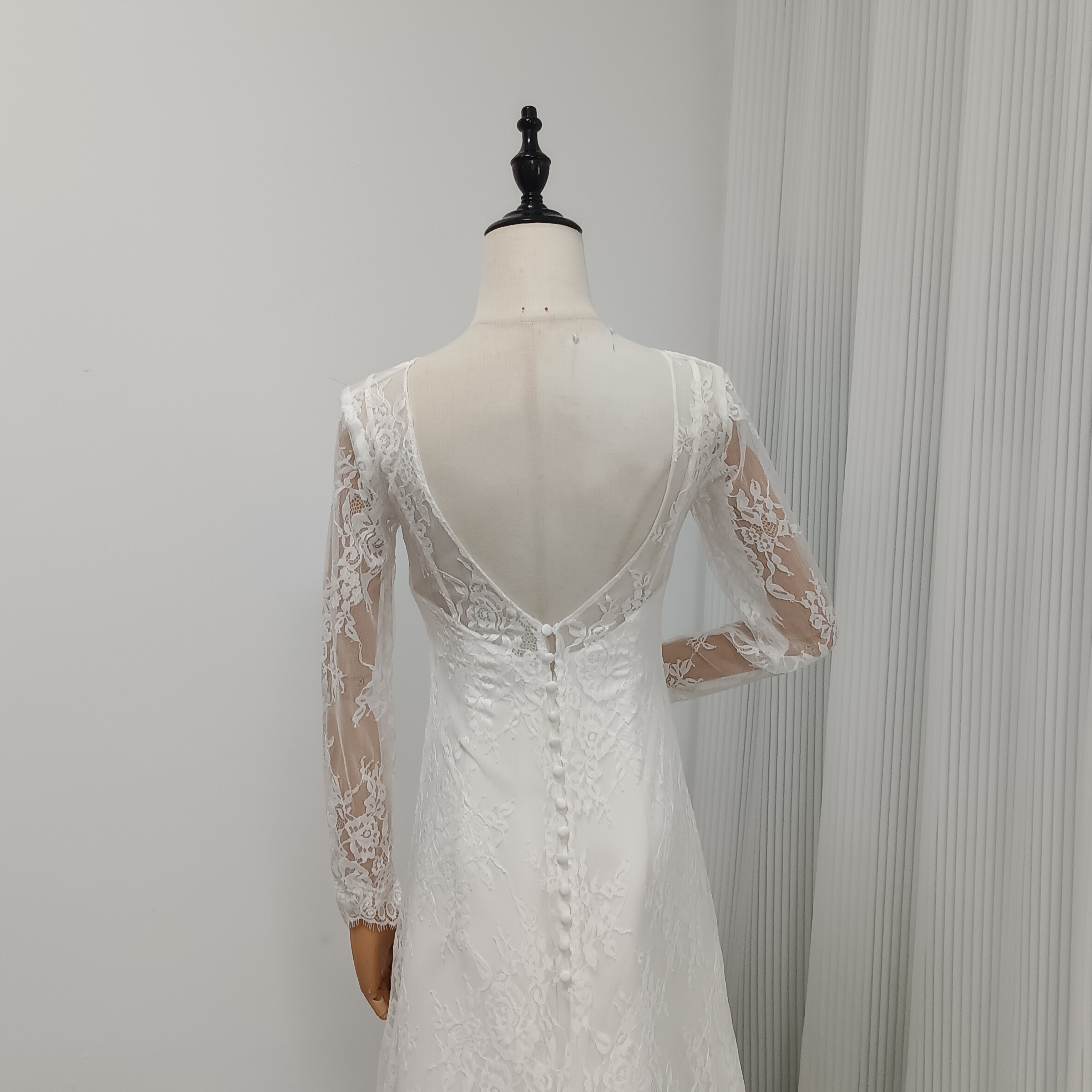 美品！2ways ウエディングドレス 贅沢な小花総レース 長袖 背中見せ 結婚式/披露宴