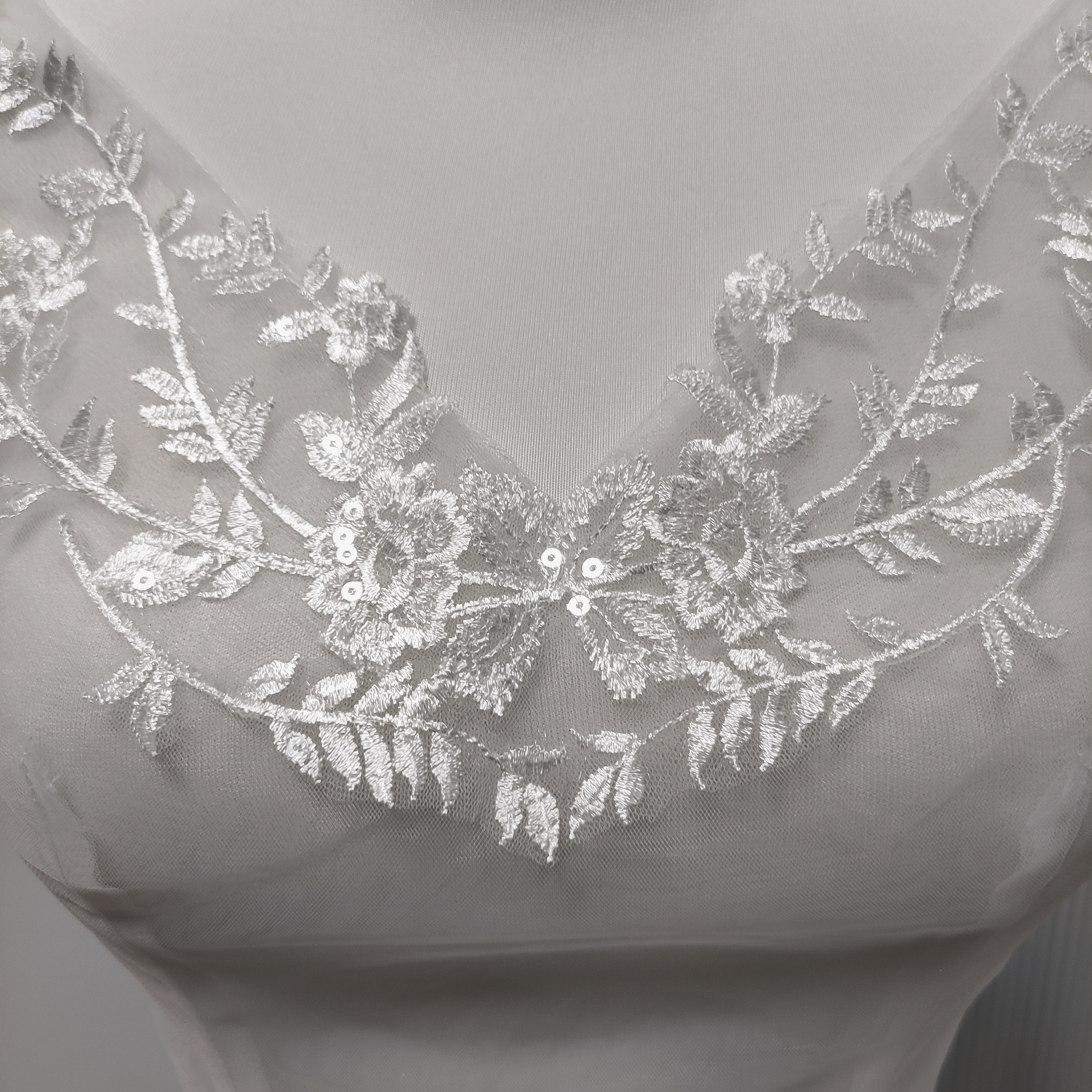 カラードレス 花モチーフ 薄青 Vネック シースルー袖 ソフトチュール キャミソール 前撮り