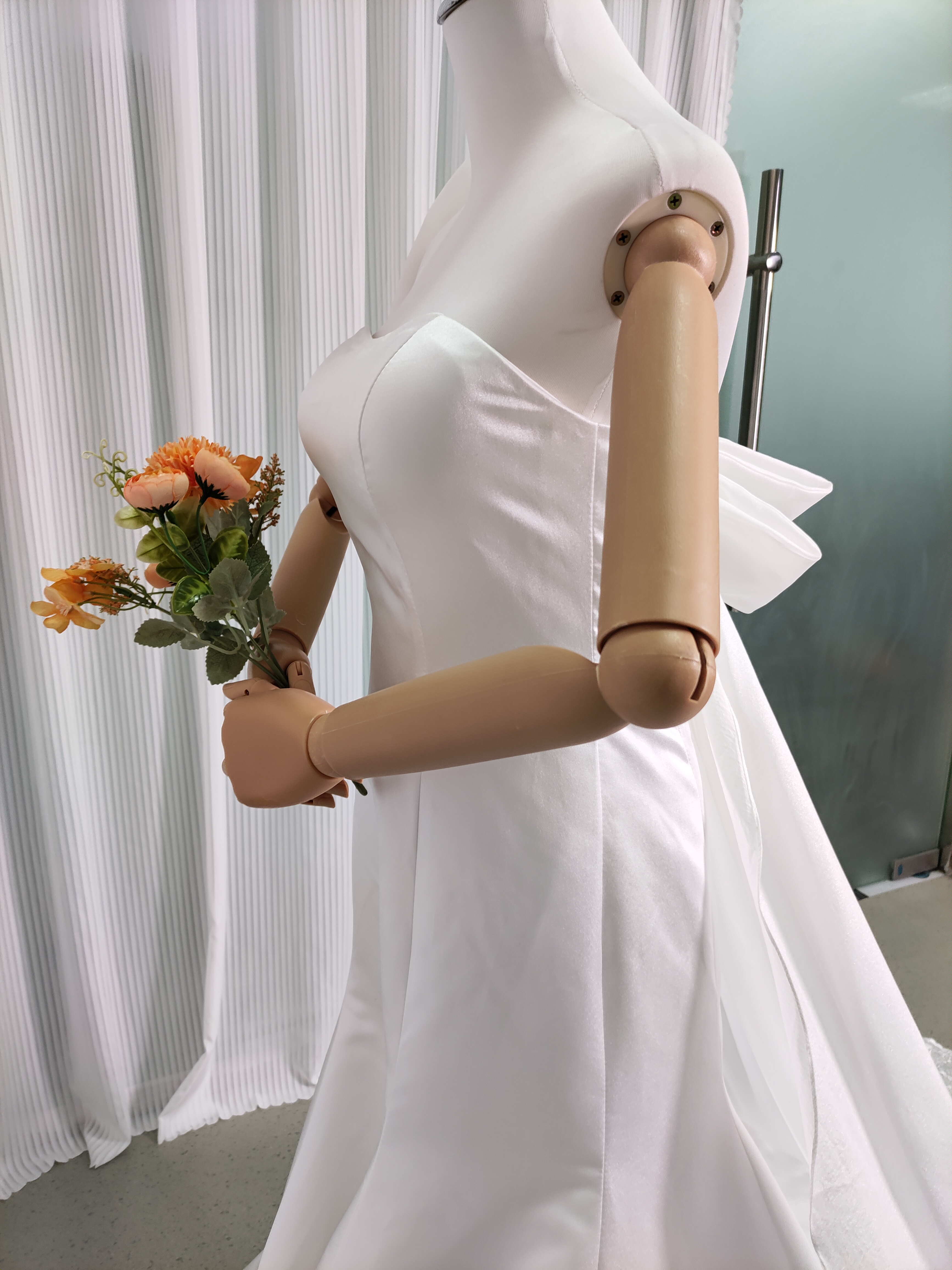 ウエディングドレス マーメイドライン ベアトップ ふっくら柔らかなバックリボン レース 結婚式/前撮り