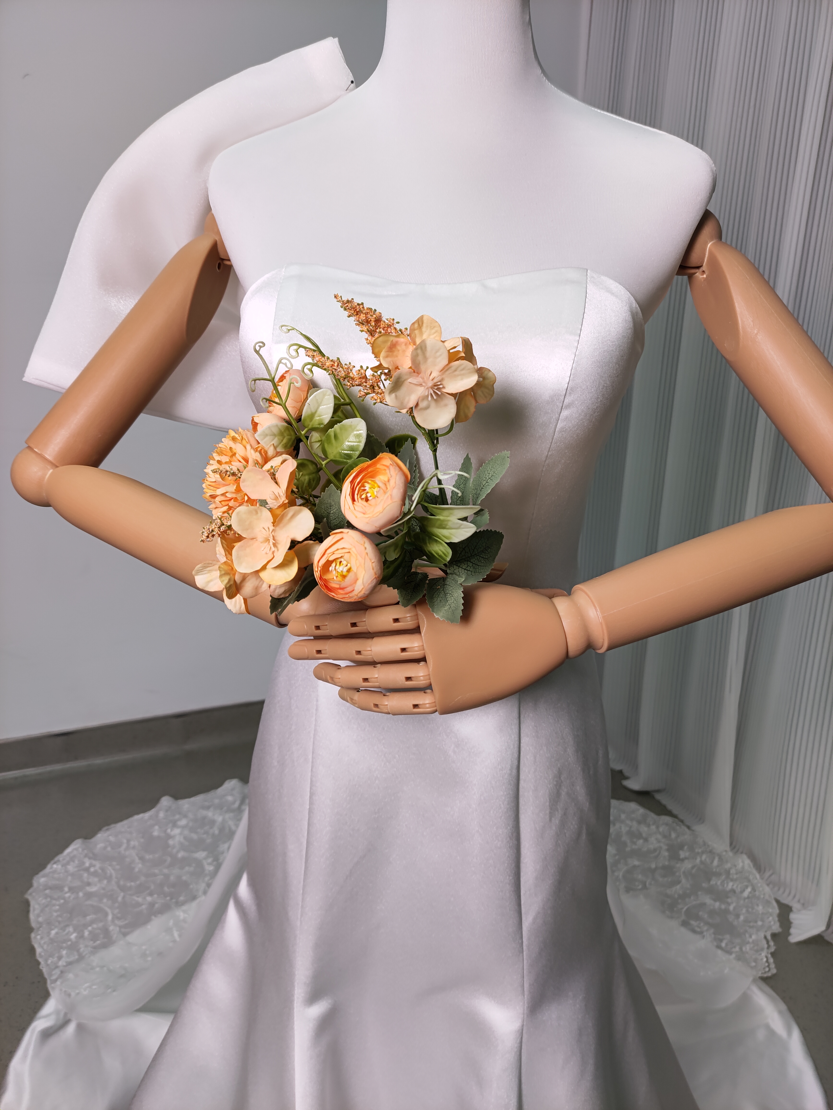 ウエディングドレス マーメイドライン ベアトップ ふっくら柔らかなバックリボン レース 結婚式/前撮り