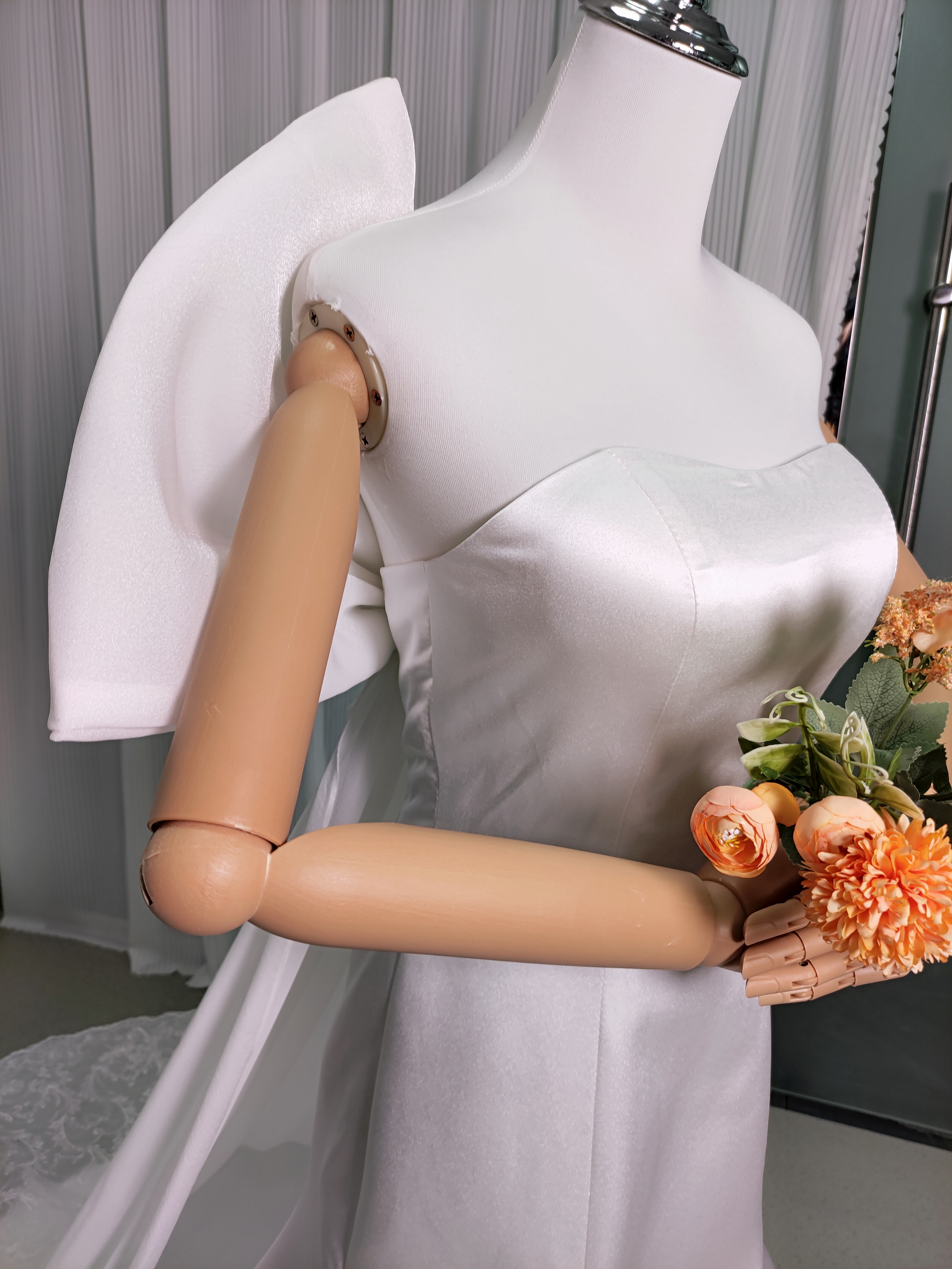 ウエディングドレス マーメイドライン ベアトップ ふっくら柔らかなバックリボン レース 結婚式/前撮り