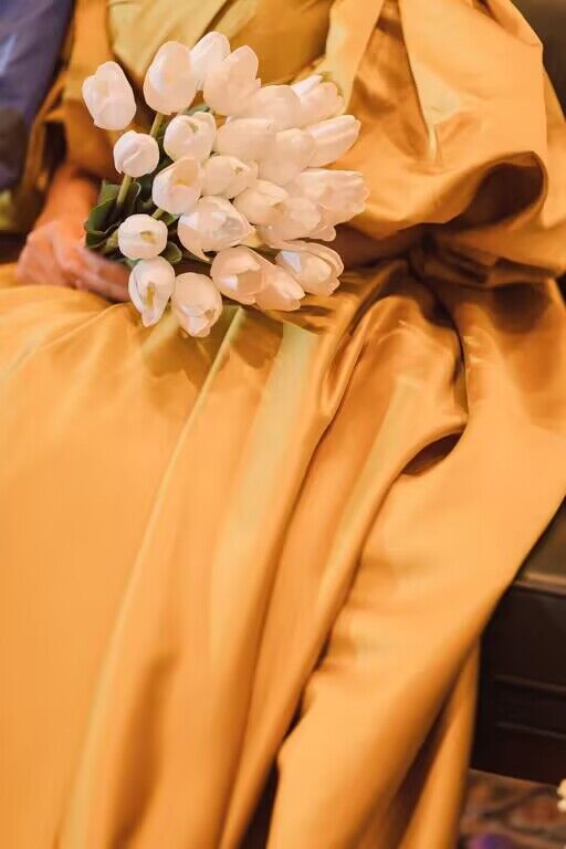 ウェディングドレス 鬱金色 ベアトップ パフスリーブ  可愛い 編み上げ 結婚式 前撮り
