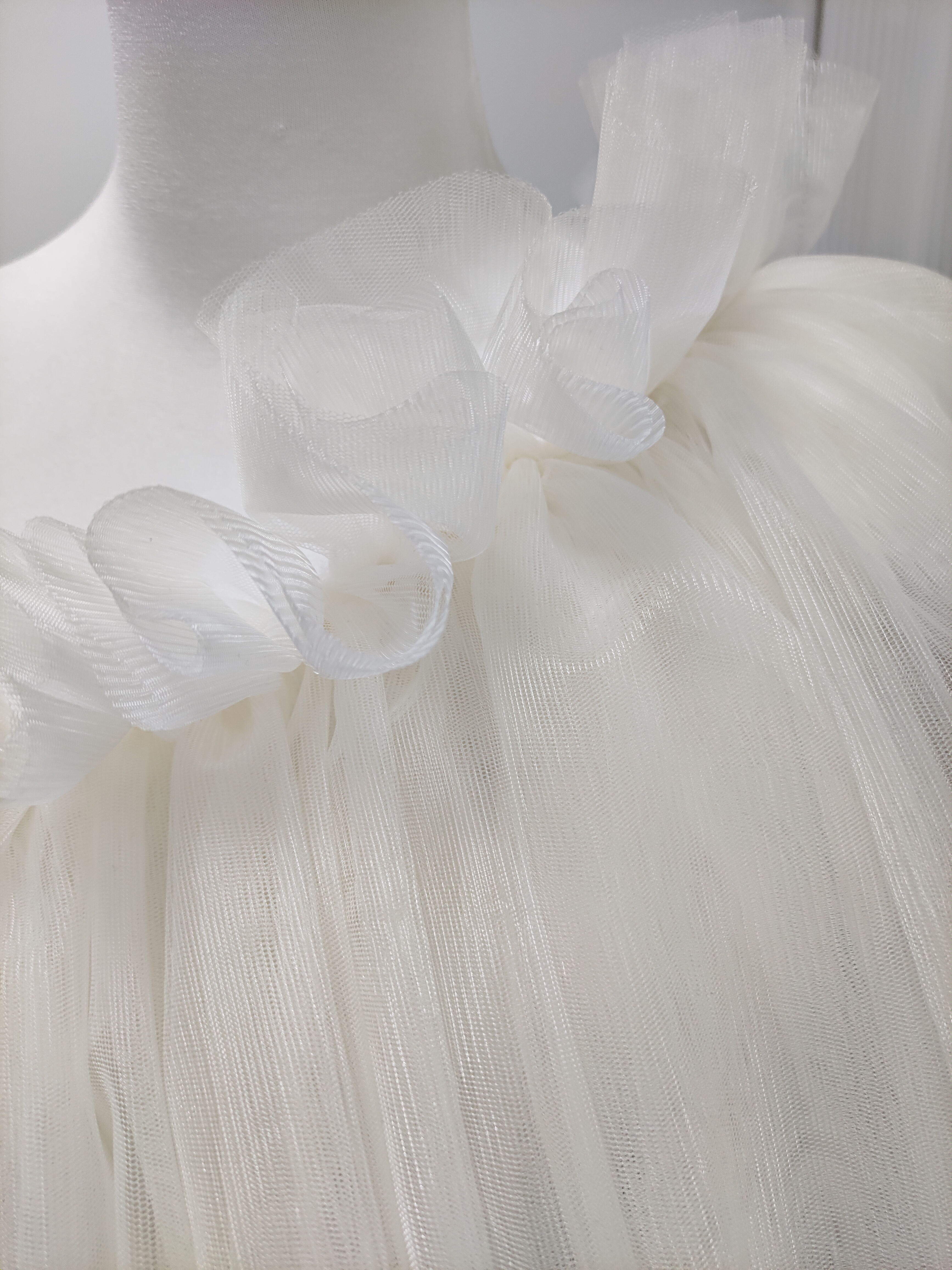 可愛い トップス ショルダー型 ソフトチュール ベージュ 披露宴/結婚式