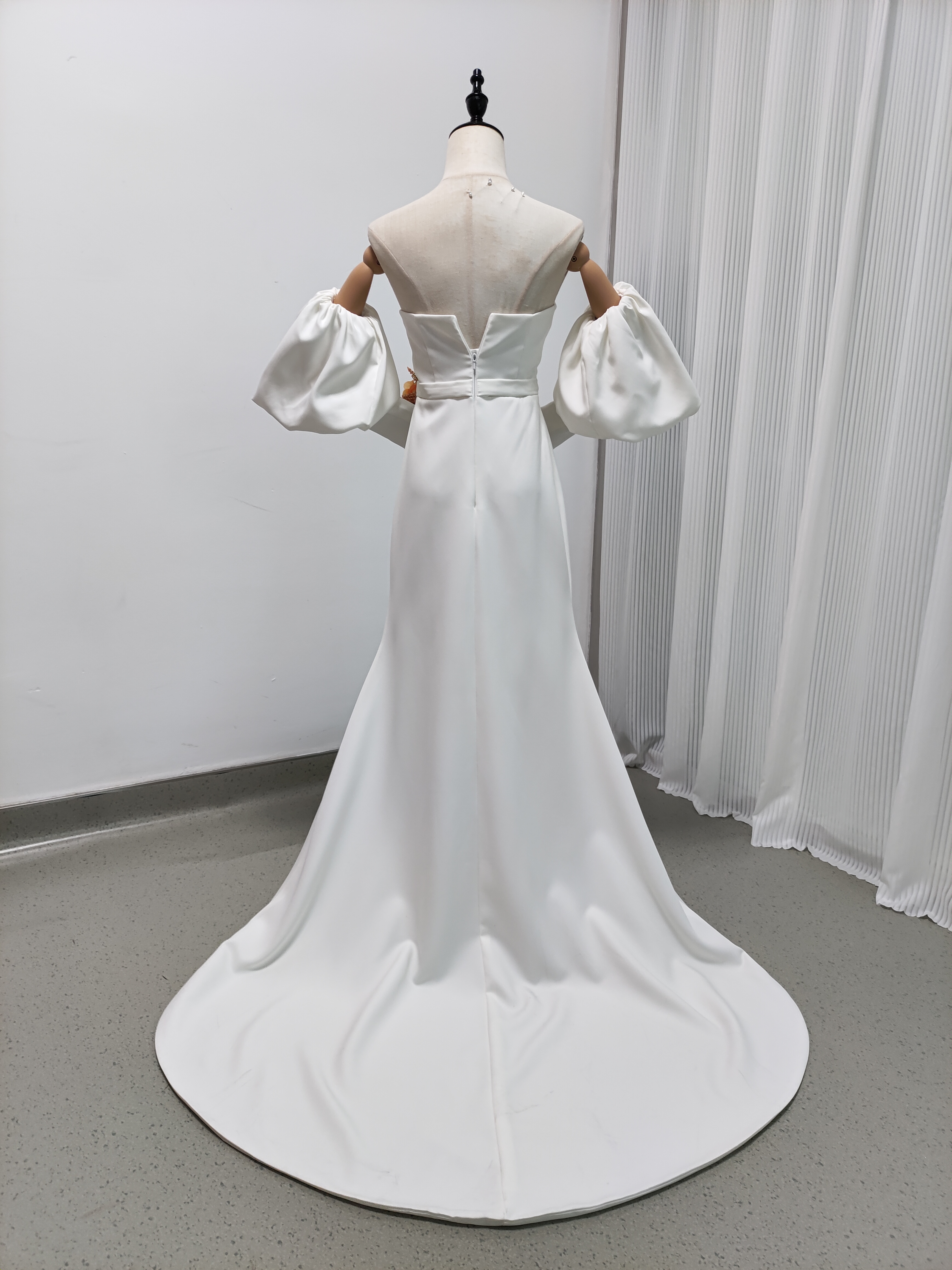 パーティードレス ベアトップ パフスリーブ ファスナー クレープ生地 スレンダーライン 二次会/前撮り