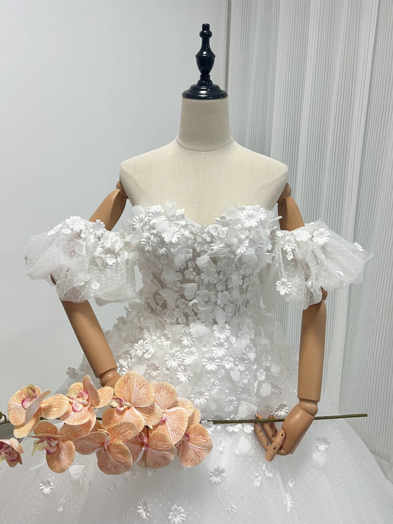 可愛い ウェディングドレス ベアトップ 取り外し袖 贅沢な小花総レース プリンセスライン 結婚式/前撮り