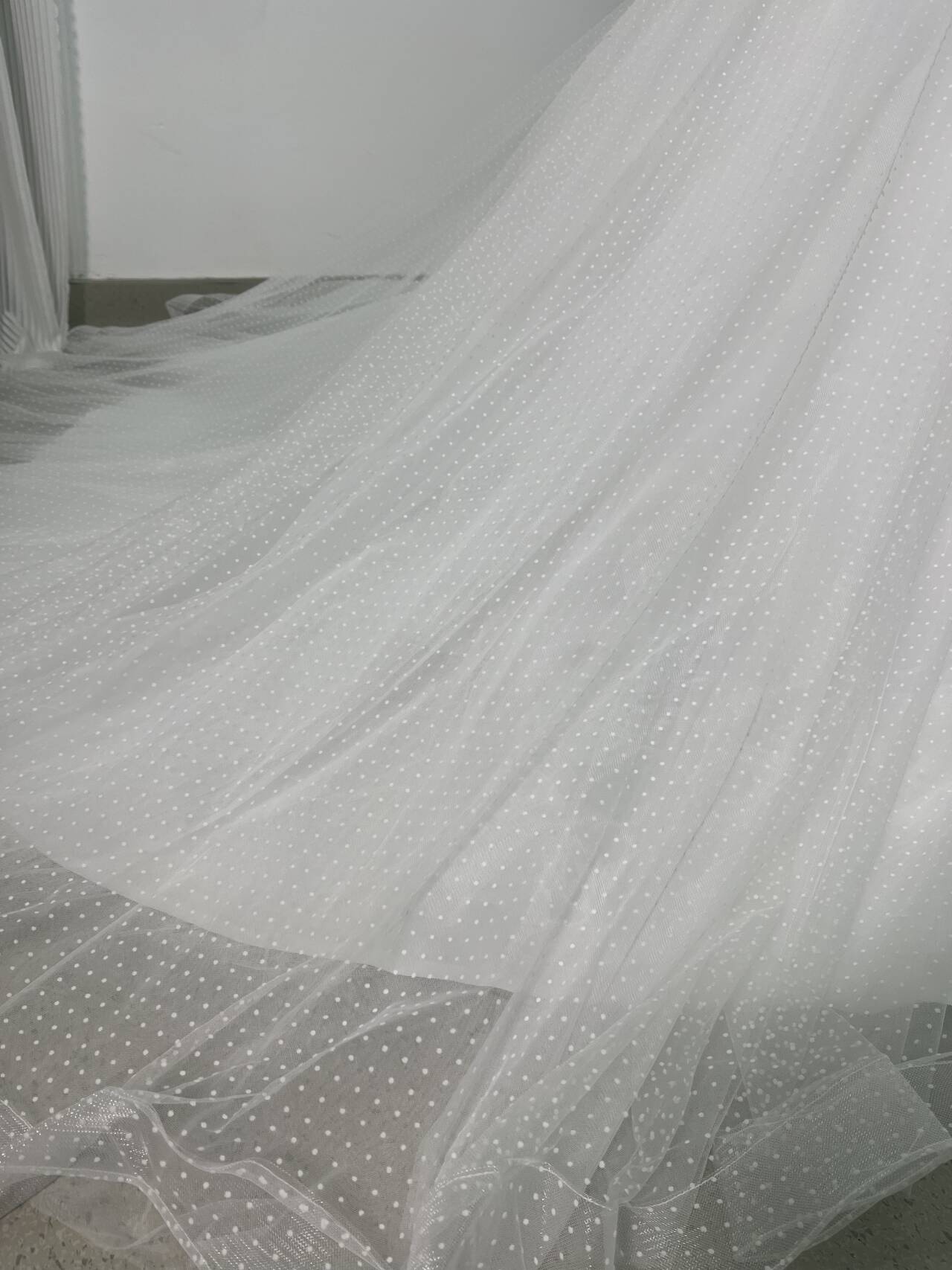 可愛い ウェディングドレス ベアトップ 取り外し袖 贅沢な小花総レース プリンセスライン 結婚式/前撮り