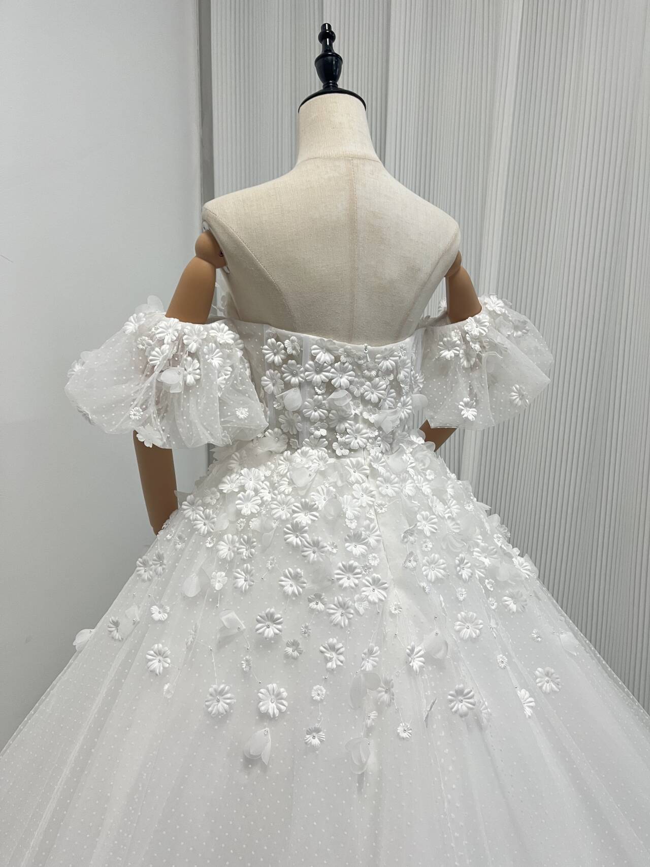 可愛い ウェディングドレス ベアトップ 取り外し袖 贅沢な小花総レース プリンセスライン 結婚式/前撮り
