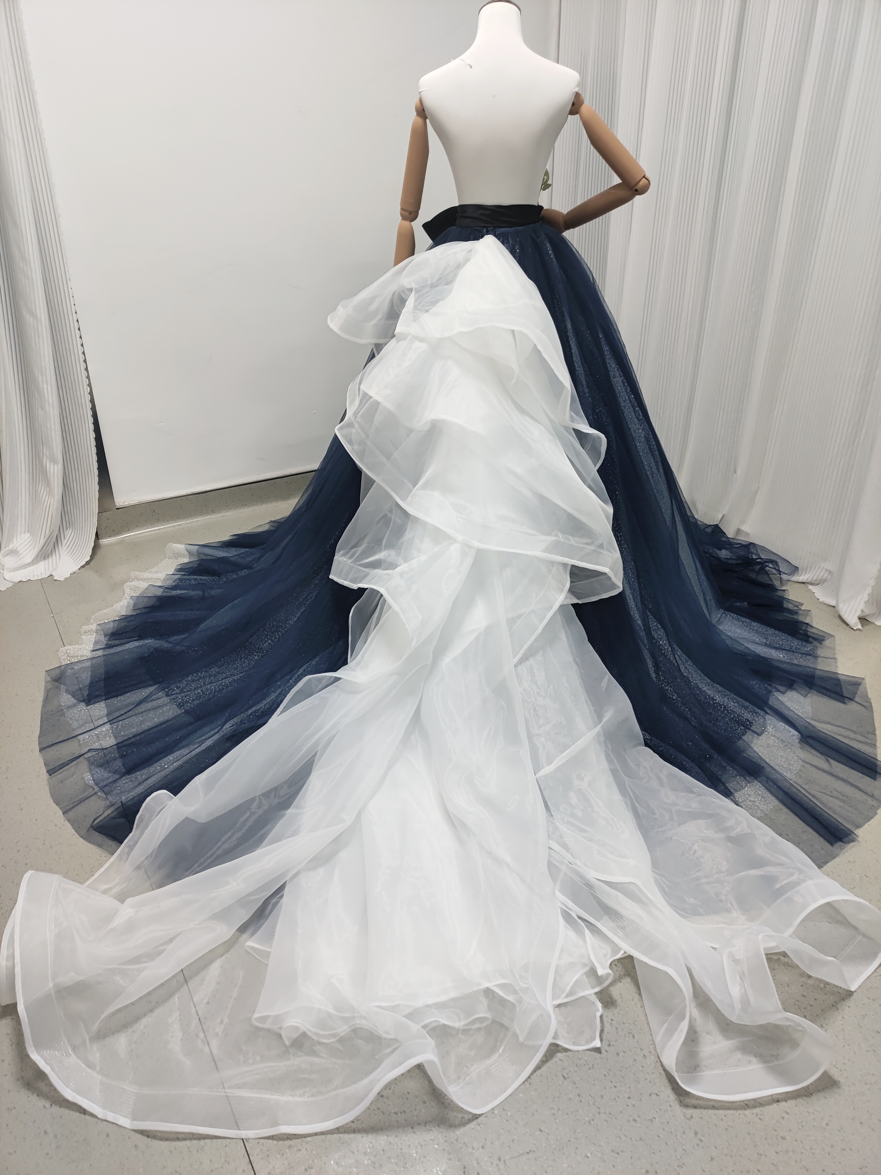 豪華！カラードレス ネイビー キラキラグリッターチュール 豪華なバックリボン ツーピース デザイン感 結婚式