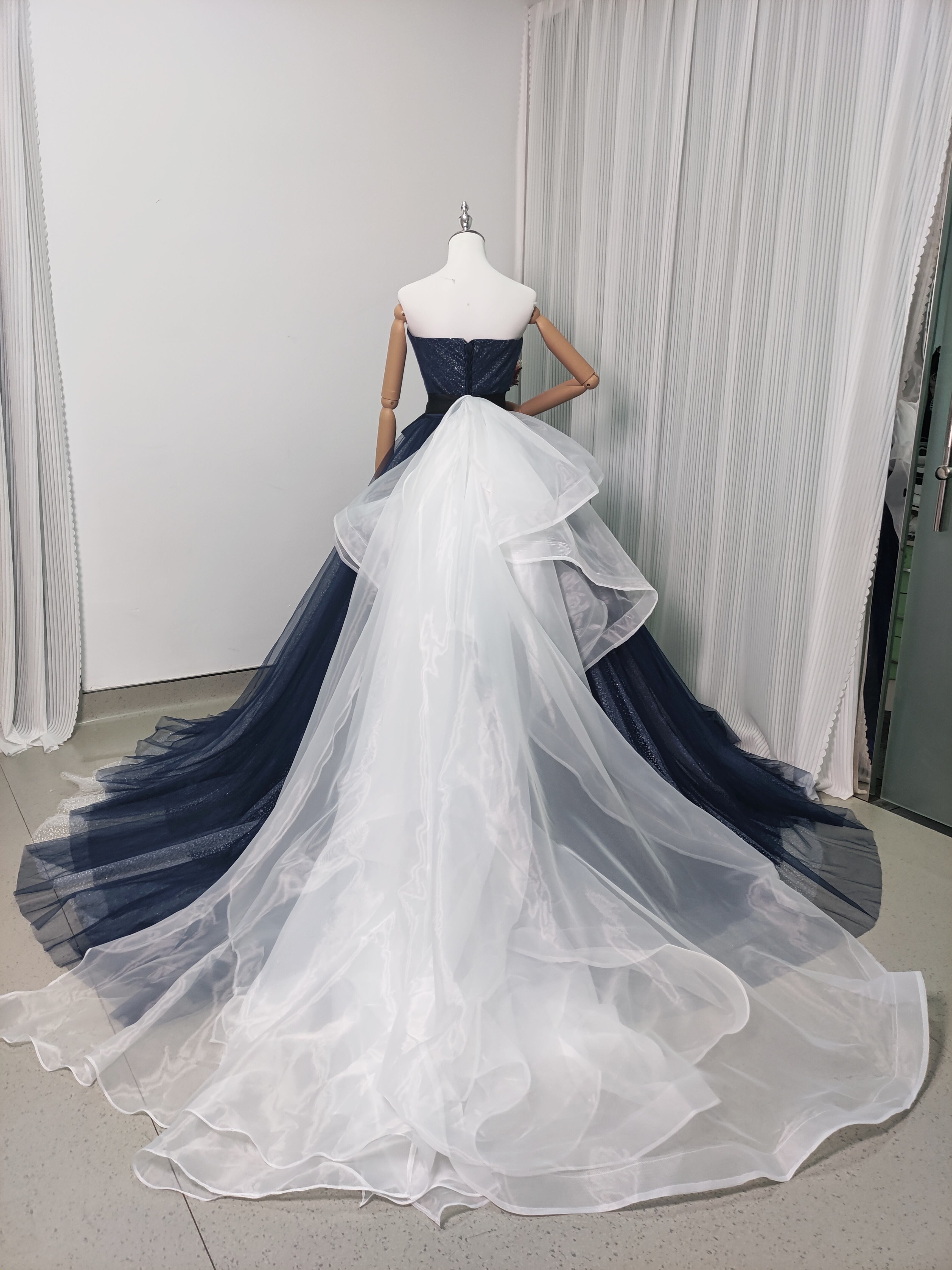 豪華！カラードレス ネイビー キラキラグリッターチュール 豪華なバックリボン ツーピース デザイン感 結婚式