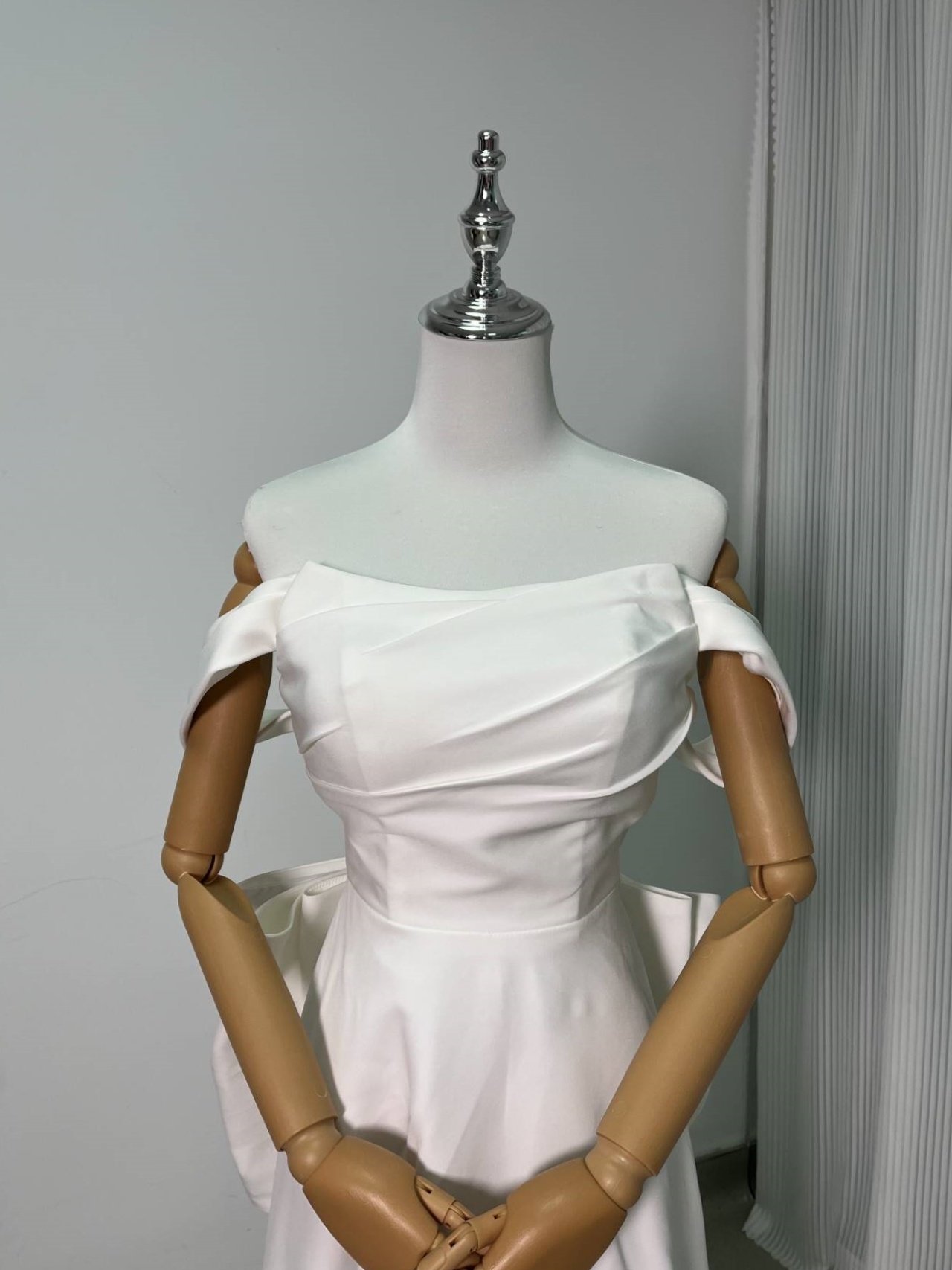 上品！パーティードレス オフショルダー 豪華なバックリボン デザイン感 スレンダーライン 披露宴