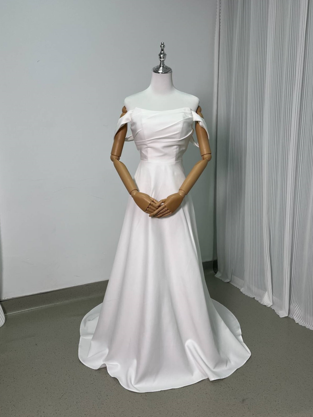 上品！パーティードレス オフショルダー 豪華なバックリボン デザイン感 スレンダーライン 披露宴