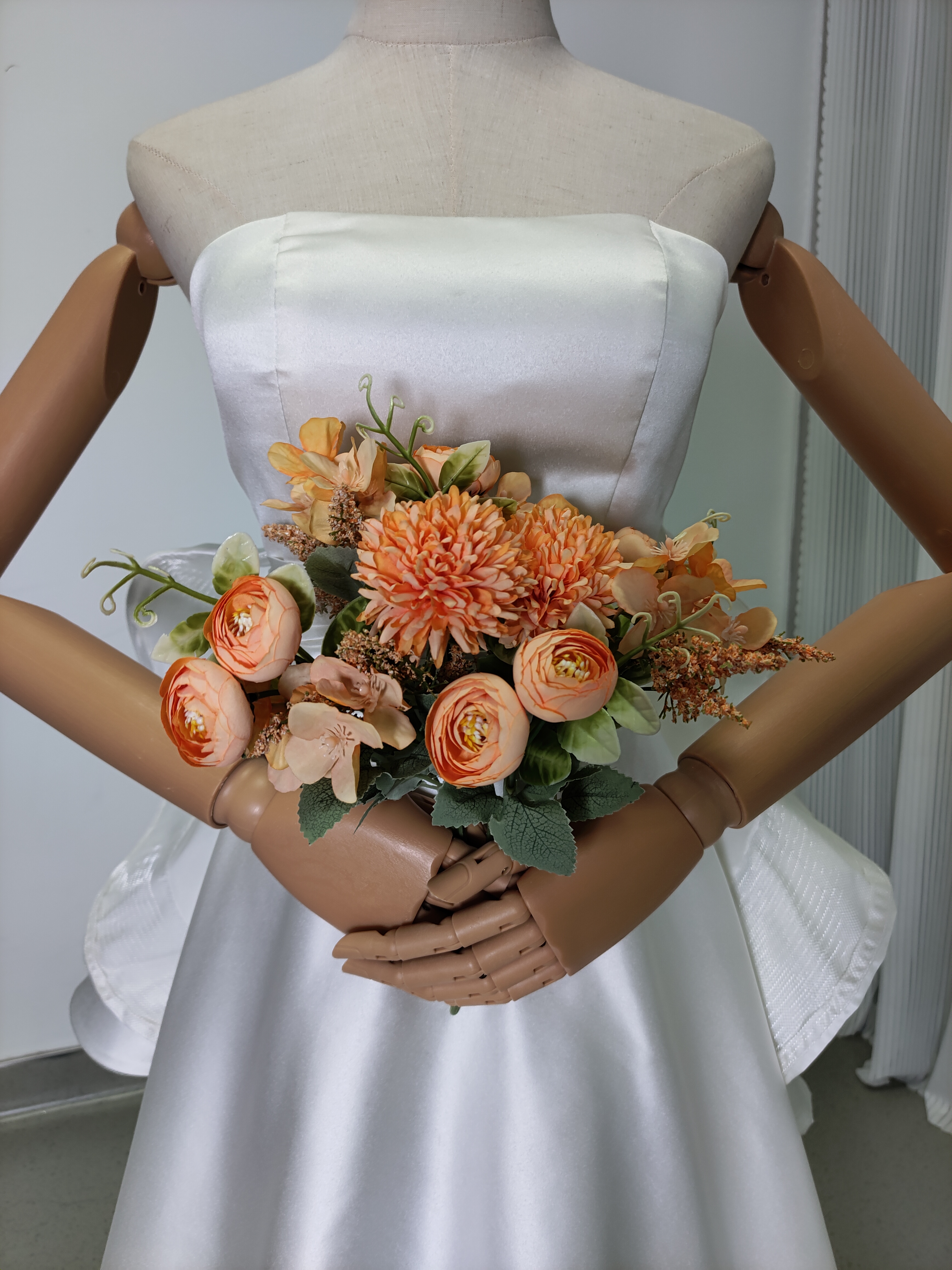 ウェディングドレス ベアトップ ラッフルフリル 豪華なバックリボン 結婚式/披露宴