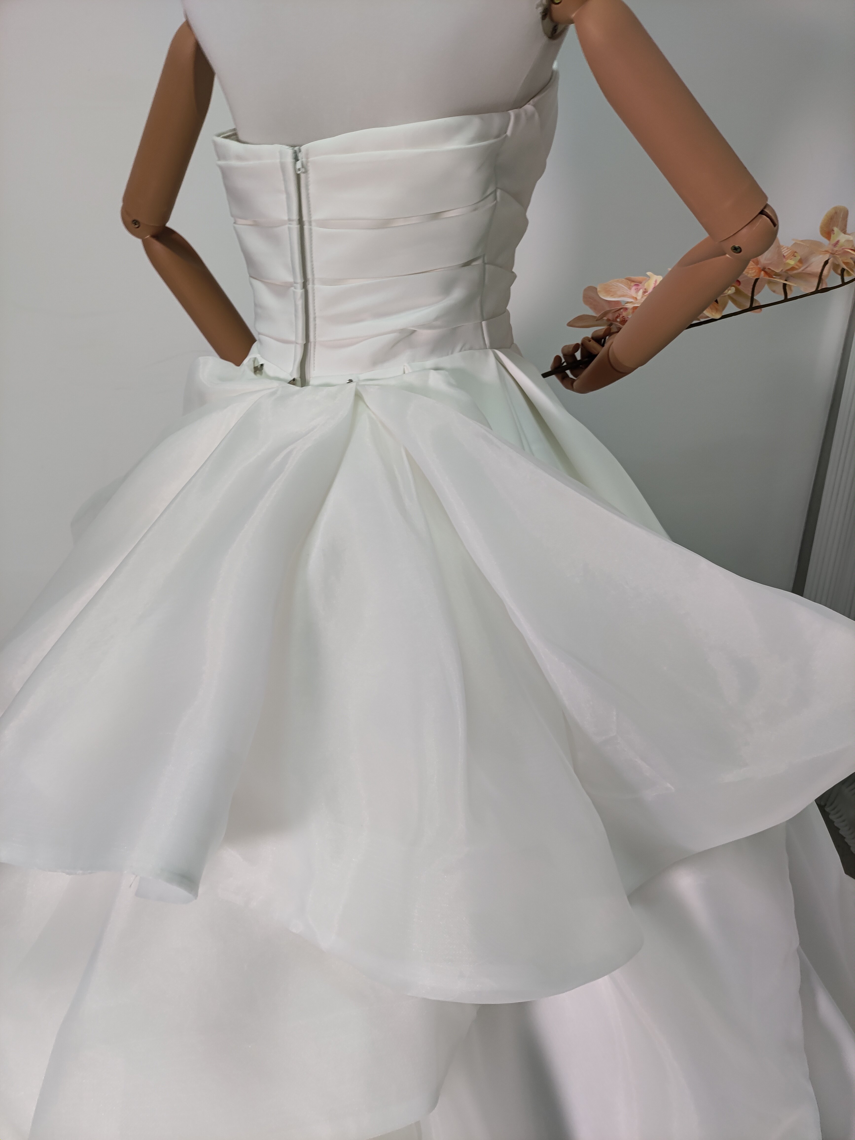 ウェディングドレス ベアトップ ふっくら柔らかなバックリボン ファスナー 結婚式/披露宴