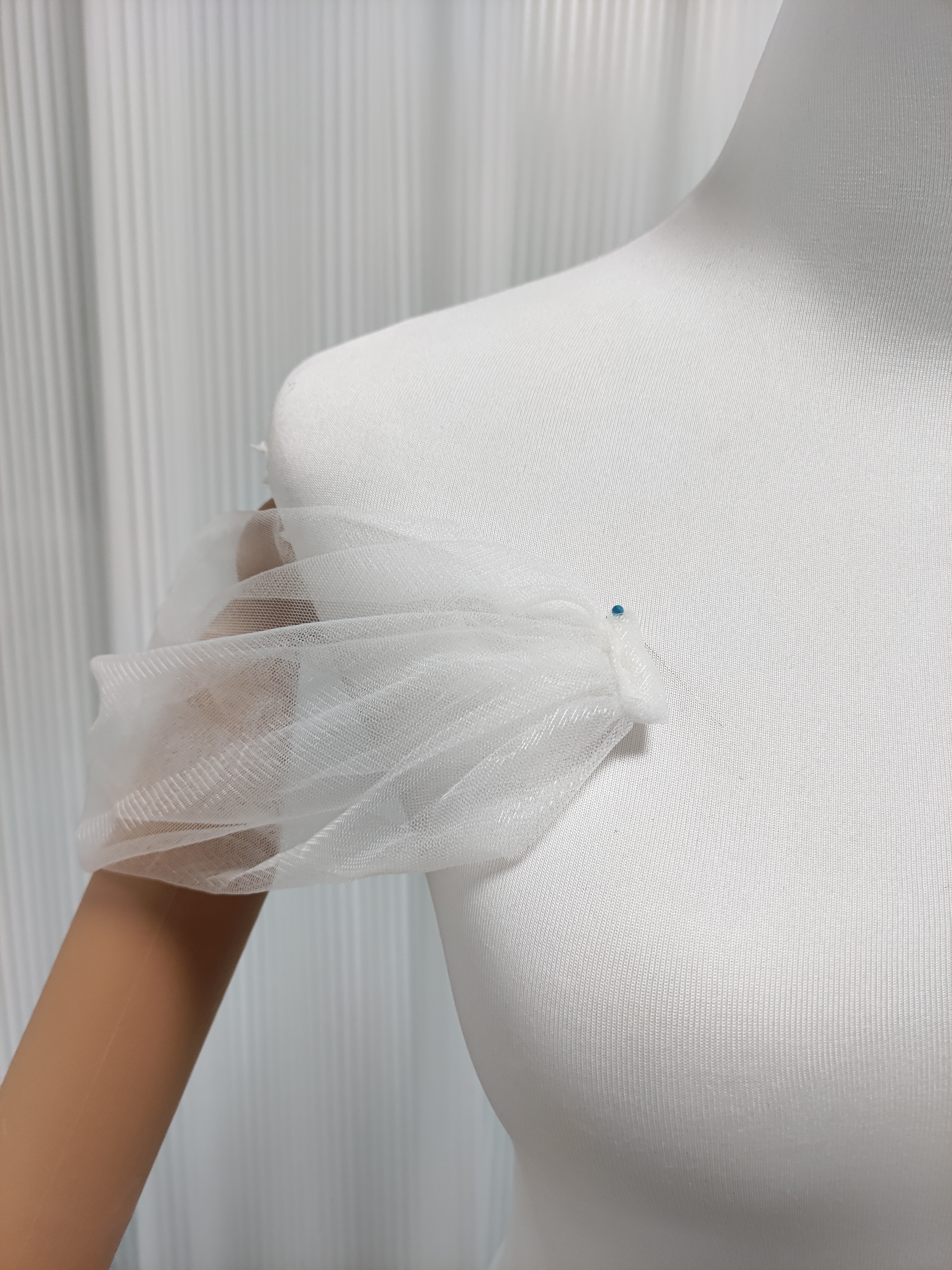 取り外しオフショルダー オフホワイト 可愛い シースルー 花嫁/ウェディングドレス