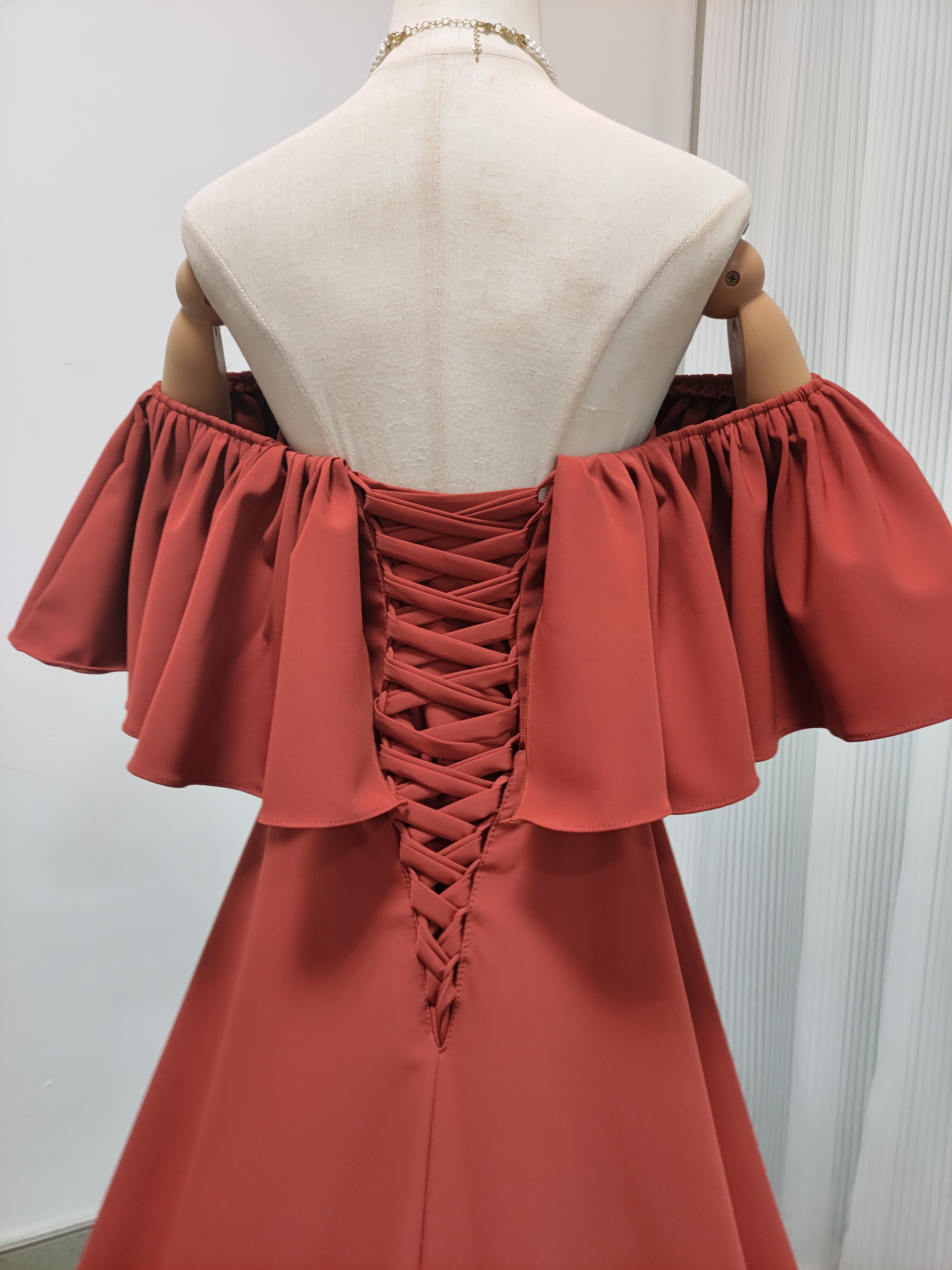 実例写真！エレガント パーティードレス オフショルダー テラコッタ色 クレープ生地 前撮り