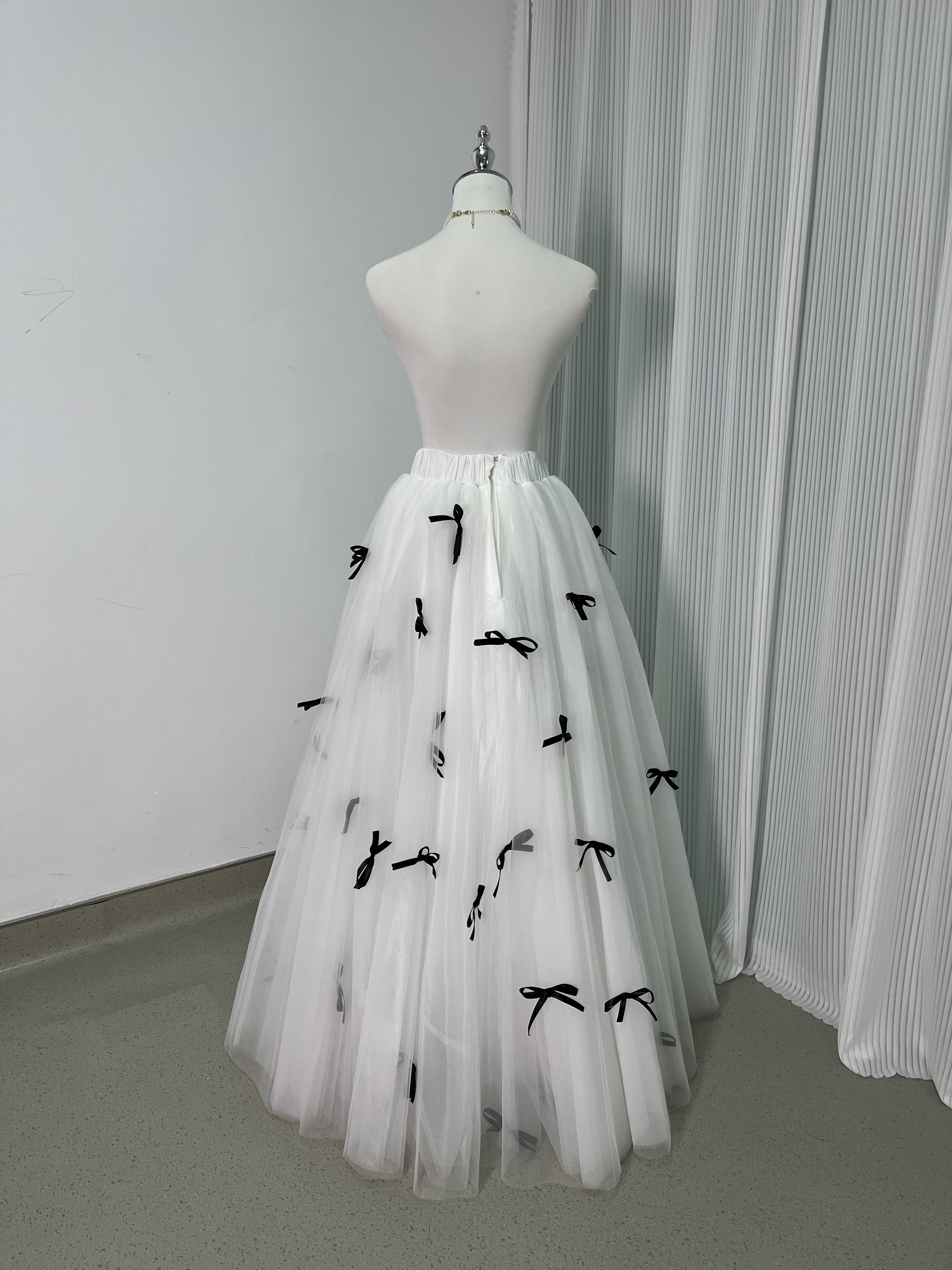 美品！オーバースカート スカート リボン ストレッチ オフホワイト ロング 花嫁/ウェディングドレス