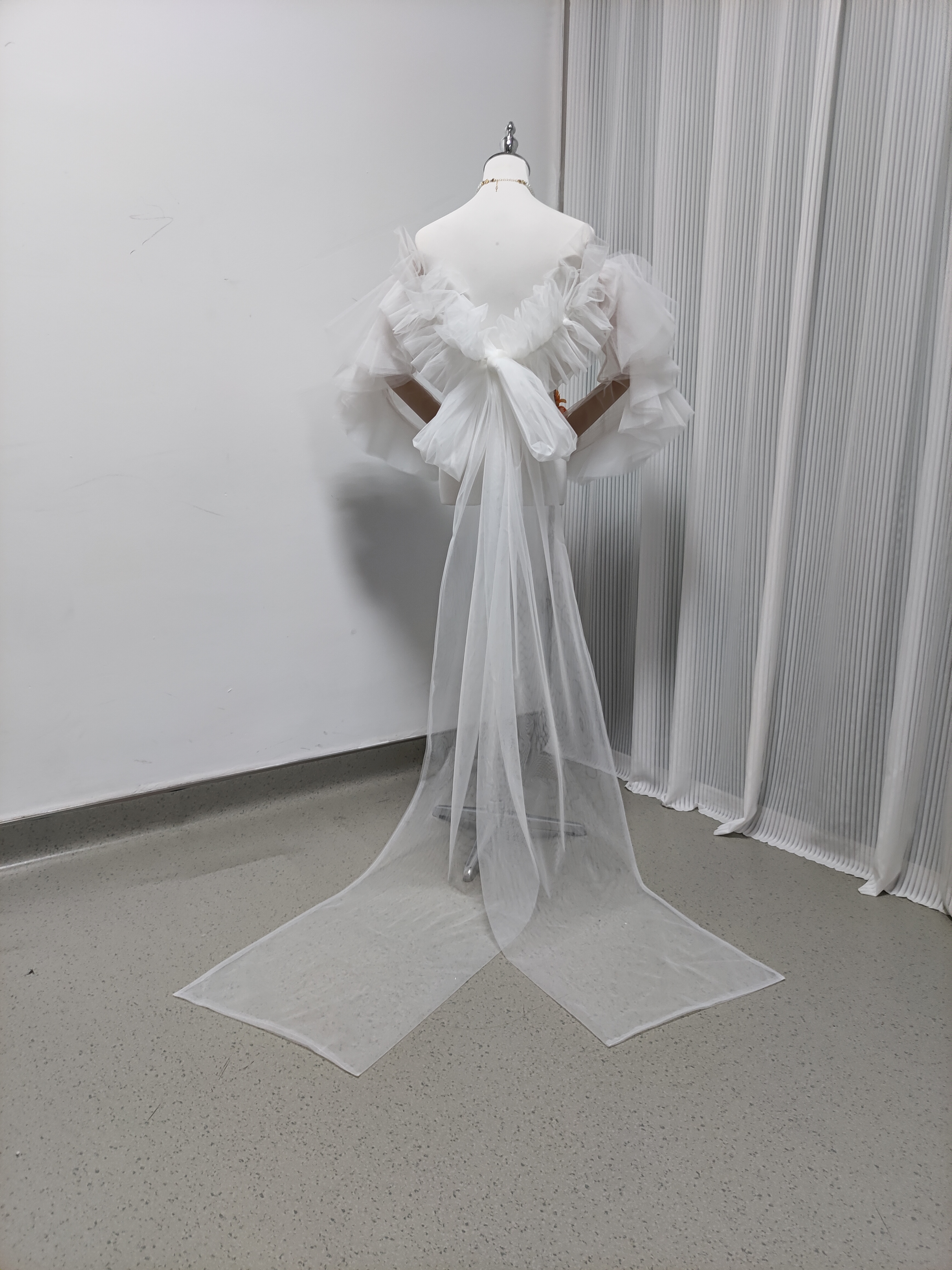 シアーな美しさ ソフトチュール トップス オフショルダー ラッフルフリル 結婚式/披露宴