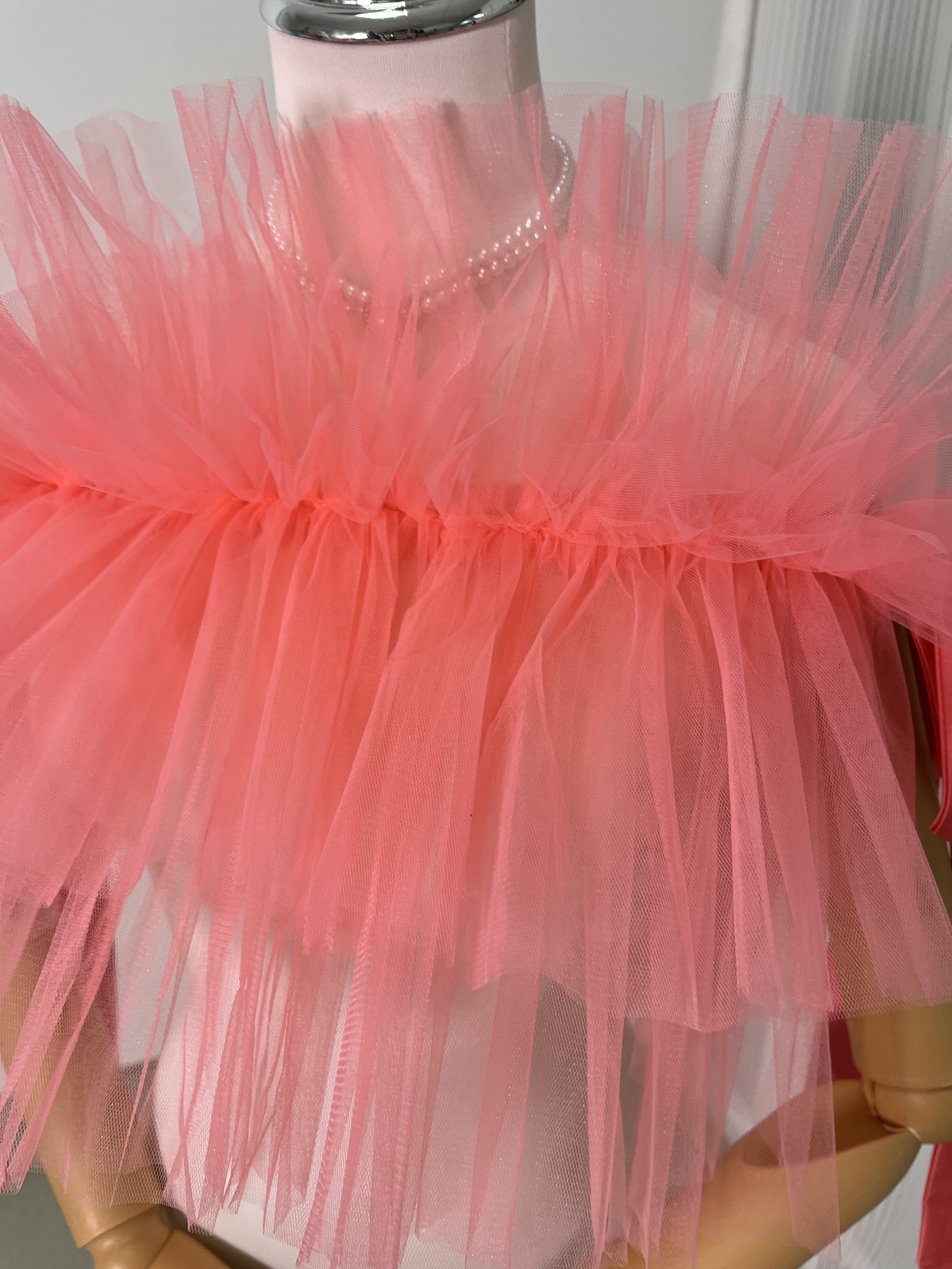 オフショルダー 可愛い ビビッドピンク デザイン感 ソフトチュール 前撮り ストレッチ