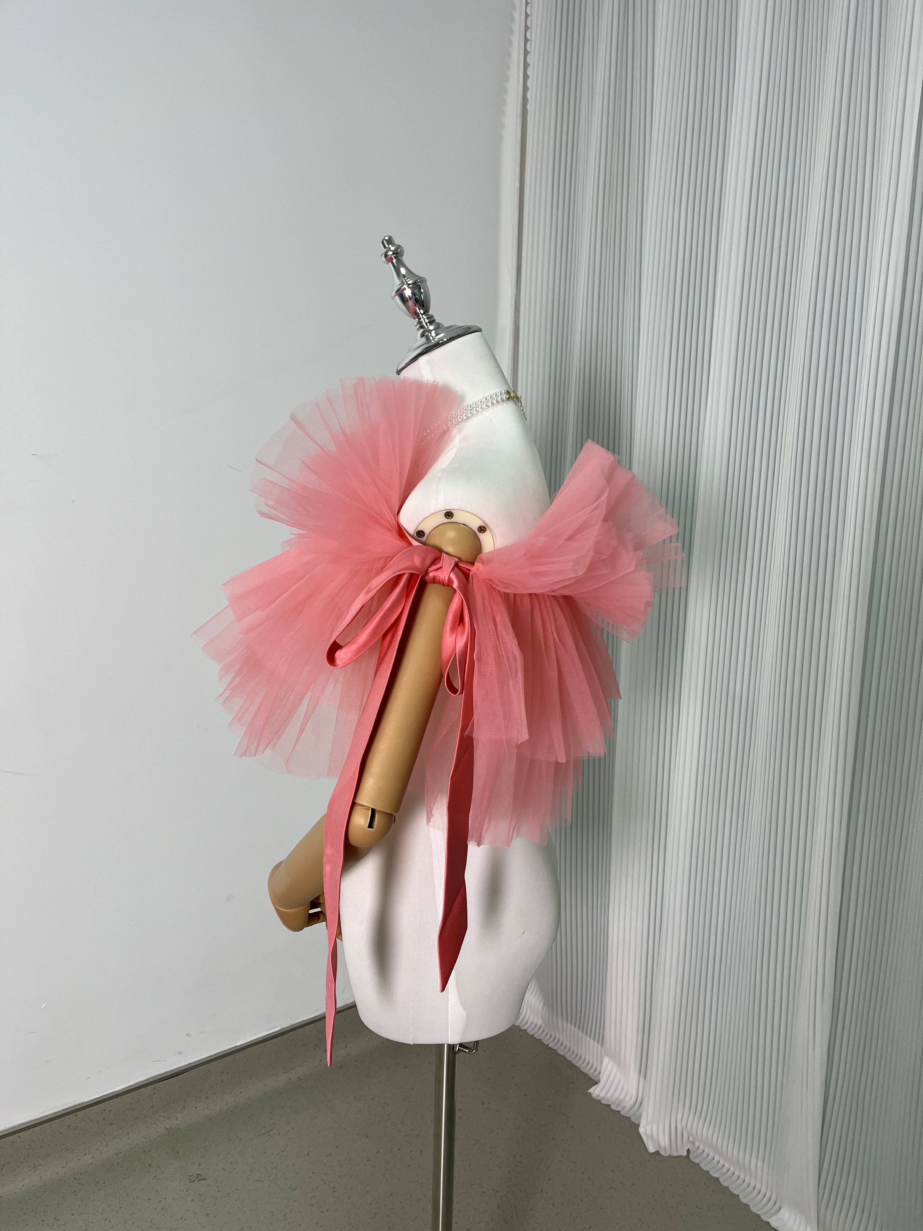 オフショルダー 可愛い ビビッドピンク デザイン感 ソフトチュール 前撮り ストレッチ