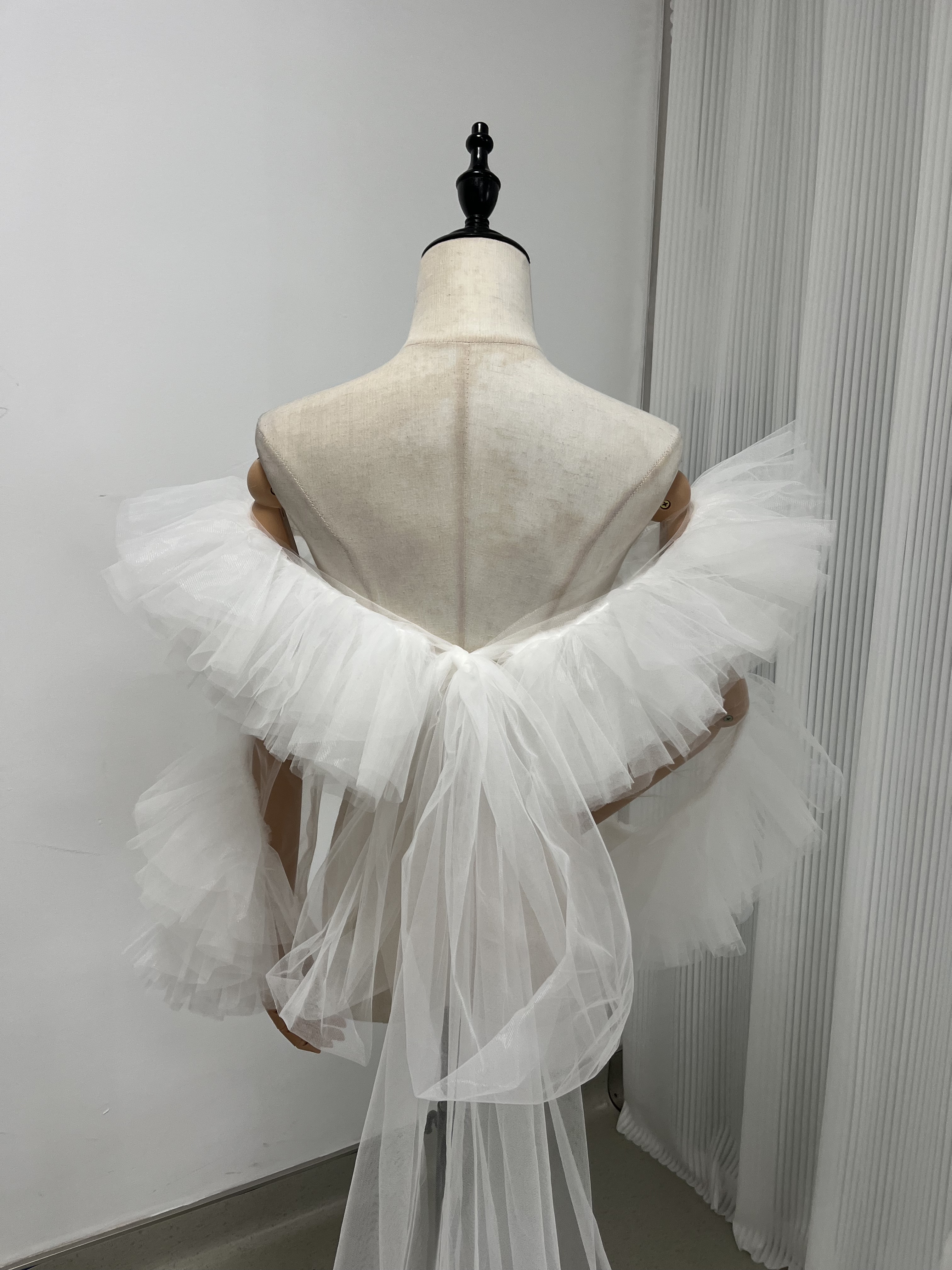 人気上昇！ドレスアレンジ用トップス ボレロ ソフトチュールポンチョ ロングトレーン 花嫁 お色直し